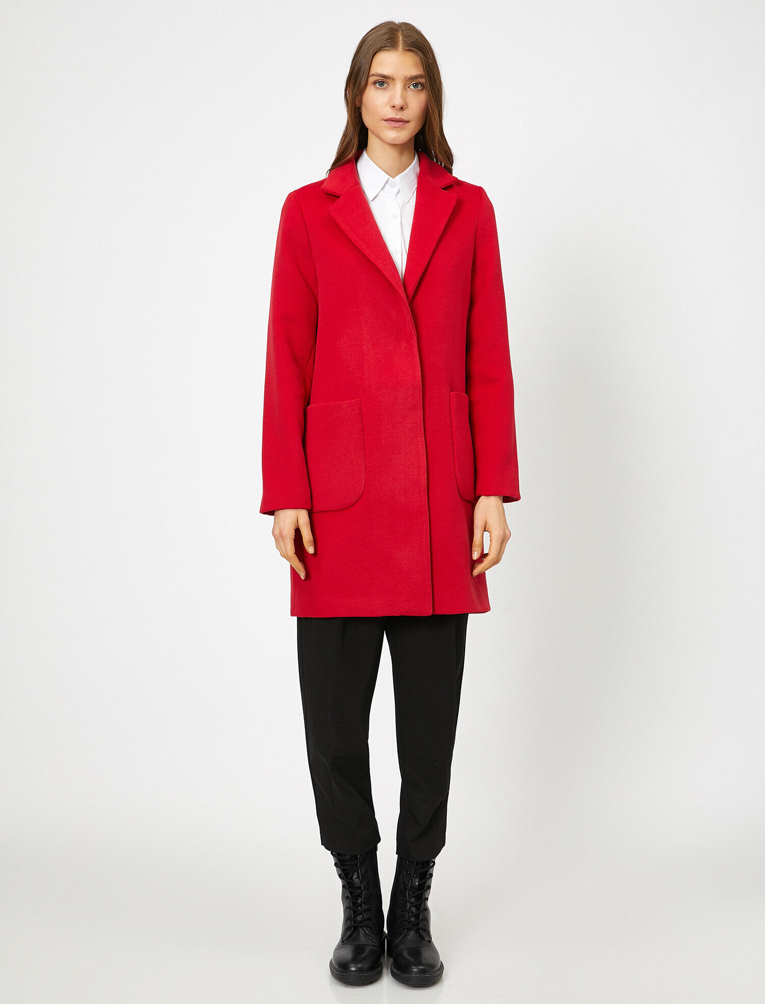   Düğme Detaylı Kaban