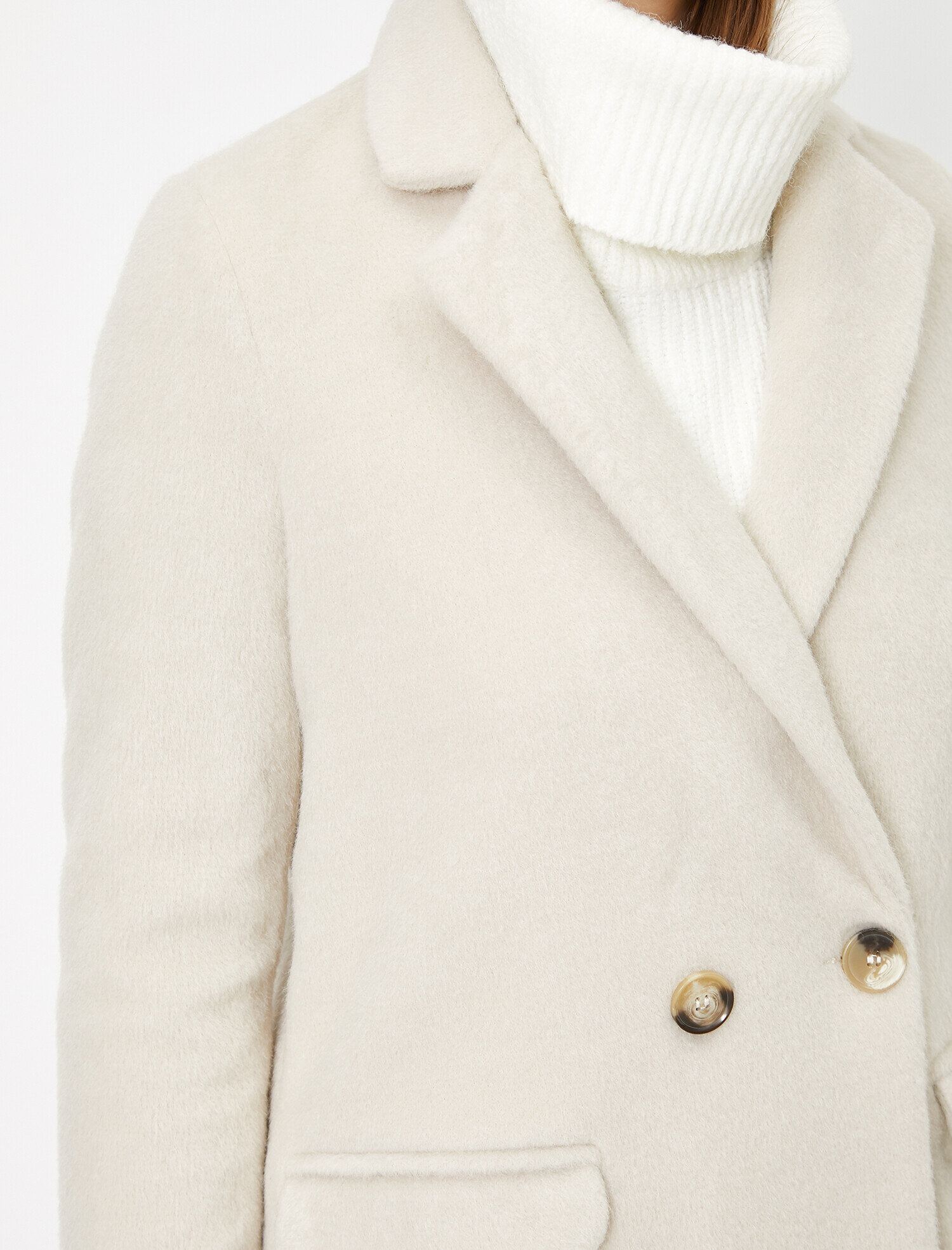   Düğme Detaylı Kaban