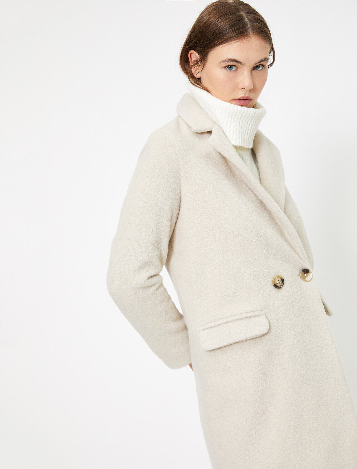   Düğme Detaylı Kaban