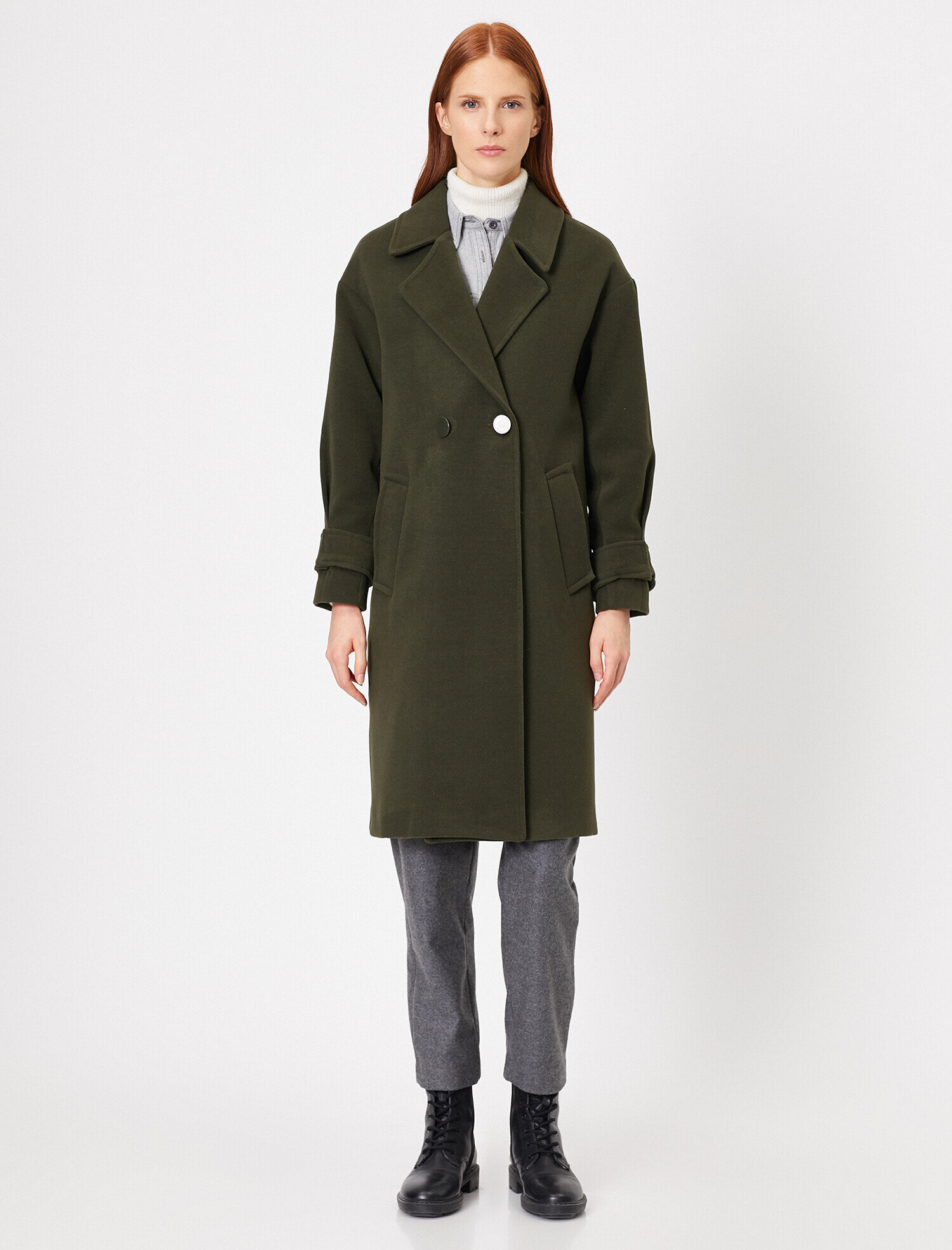   Düğme Detaylı Kaban