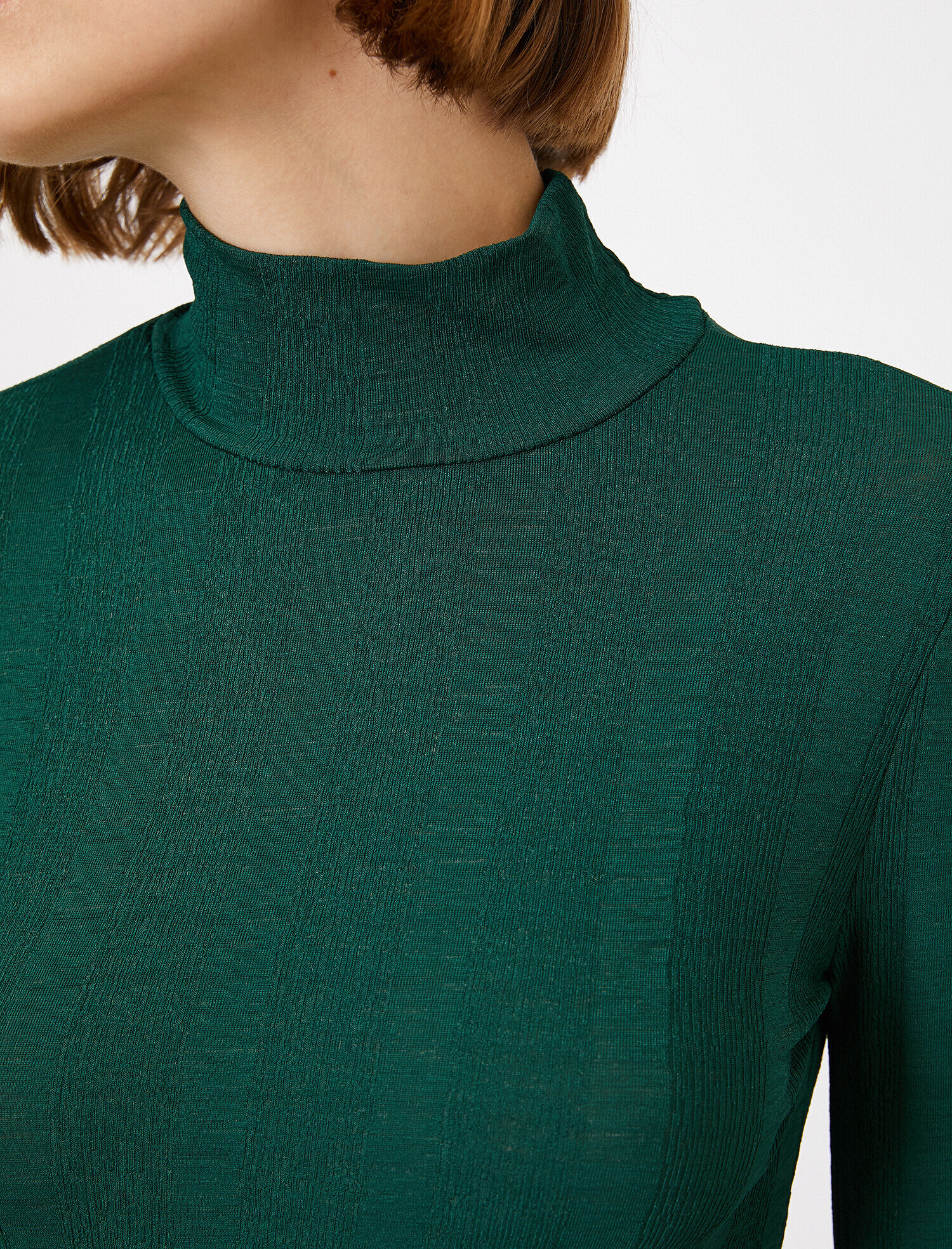   Yüksek Yaka Tişört