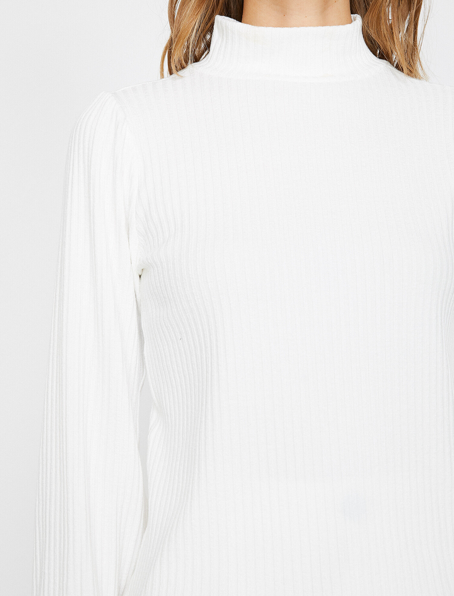 Yüksek Yaka Tişört