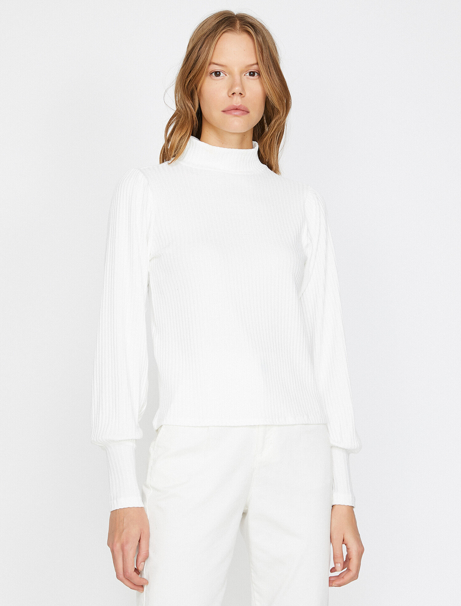 Yüksek Yaka Tişört