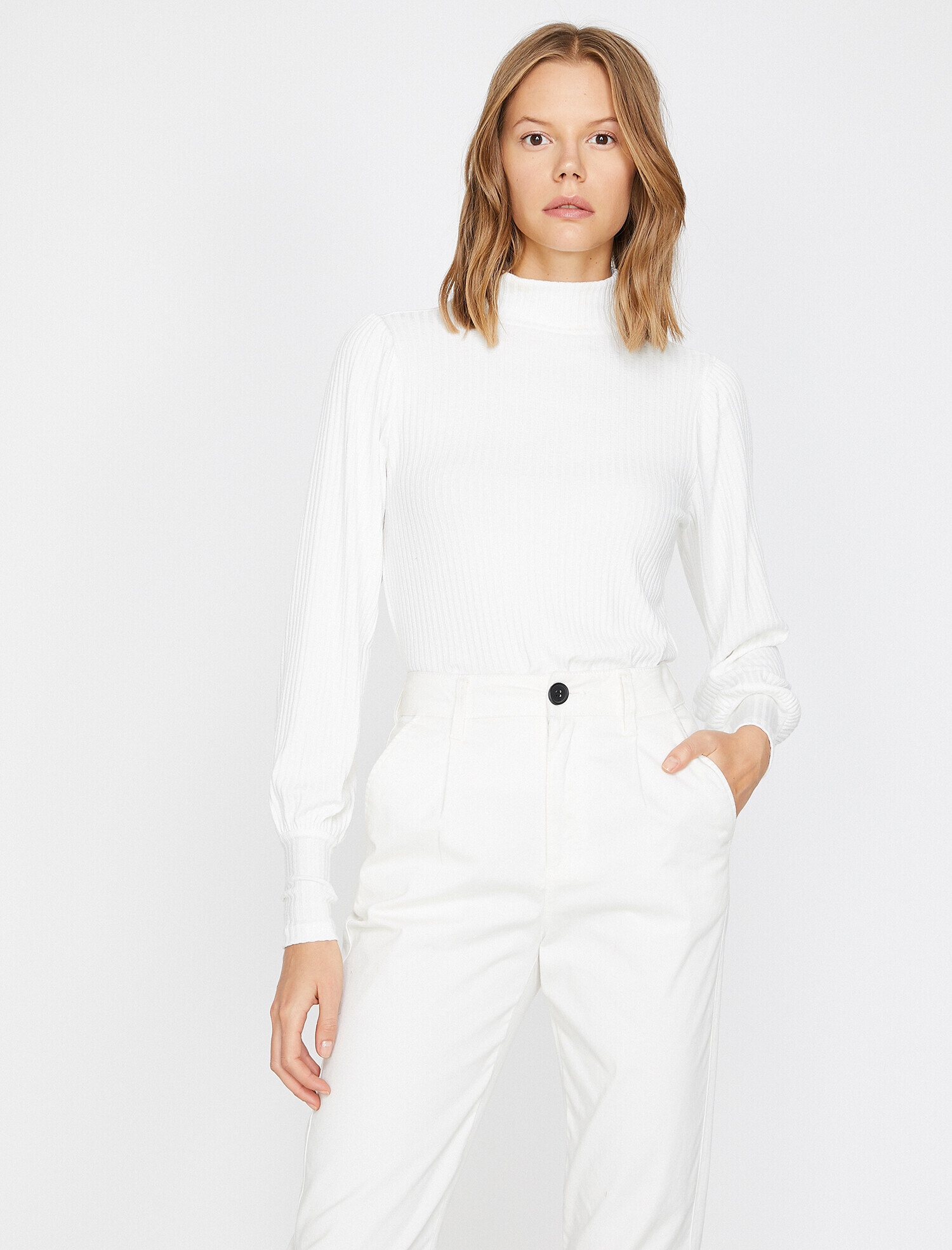 Yüksek Yaka Tişört