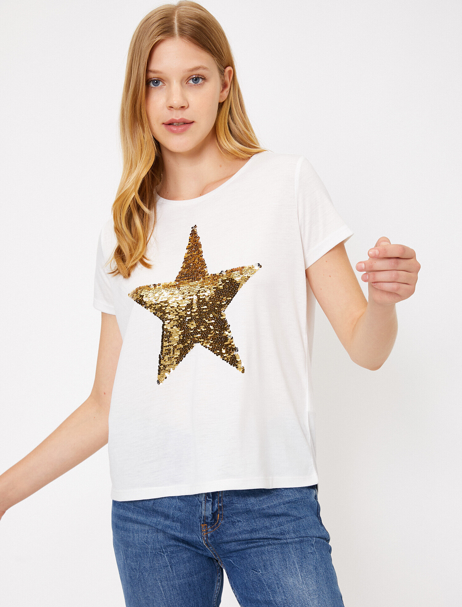 Pul Detaylı Tişört