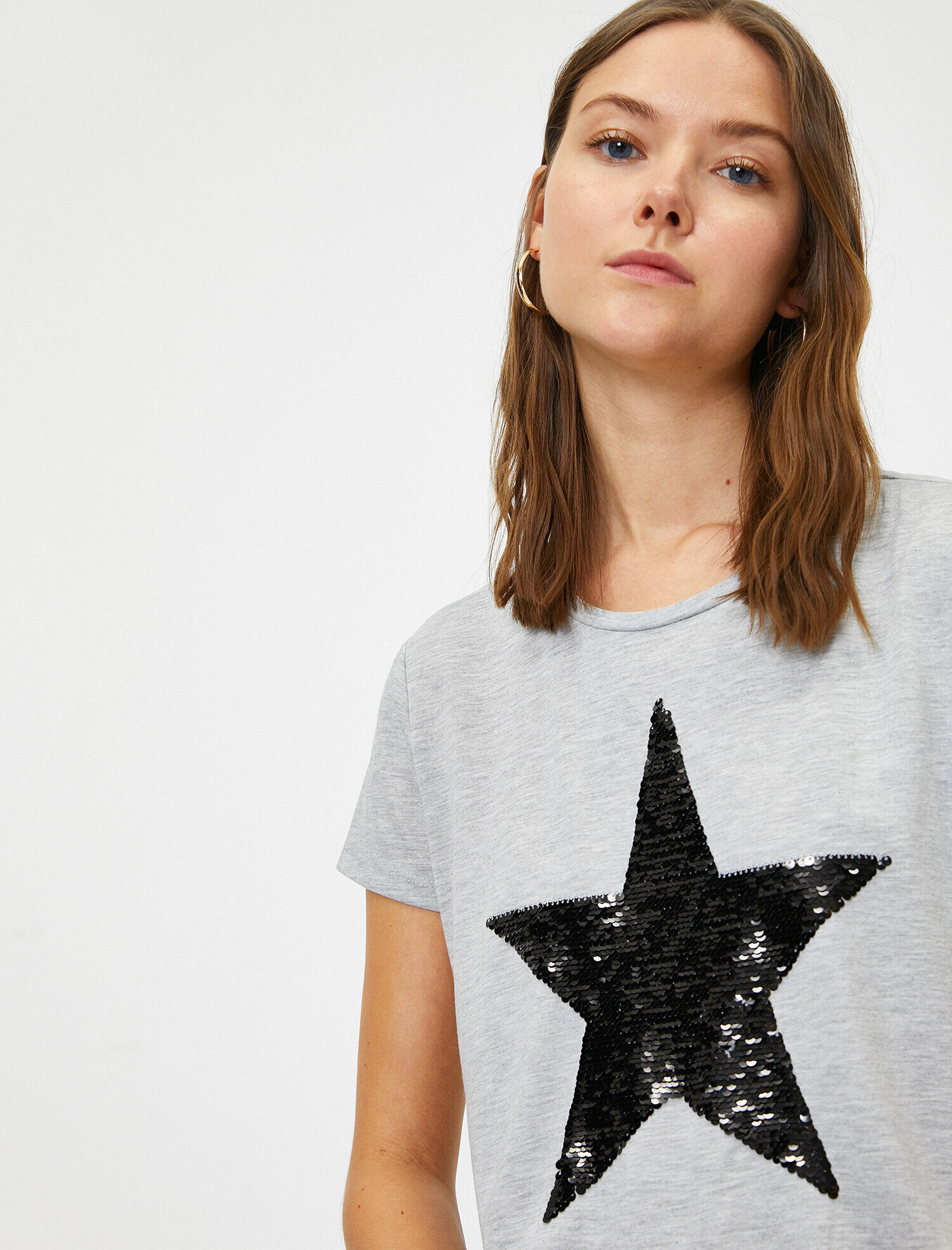 Pul Detaylı Tişört