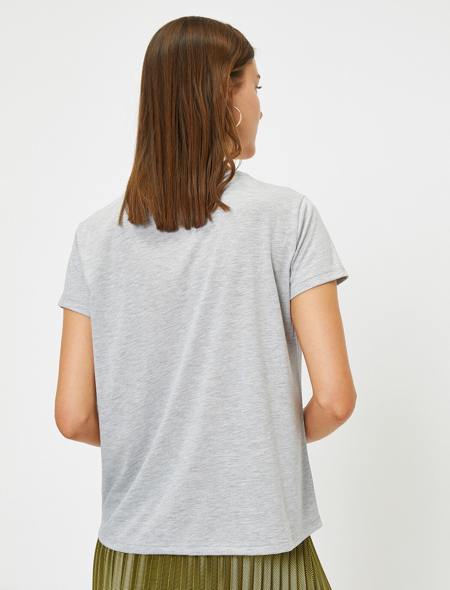 Pul Detaylı Tişört