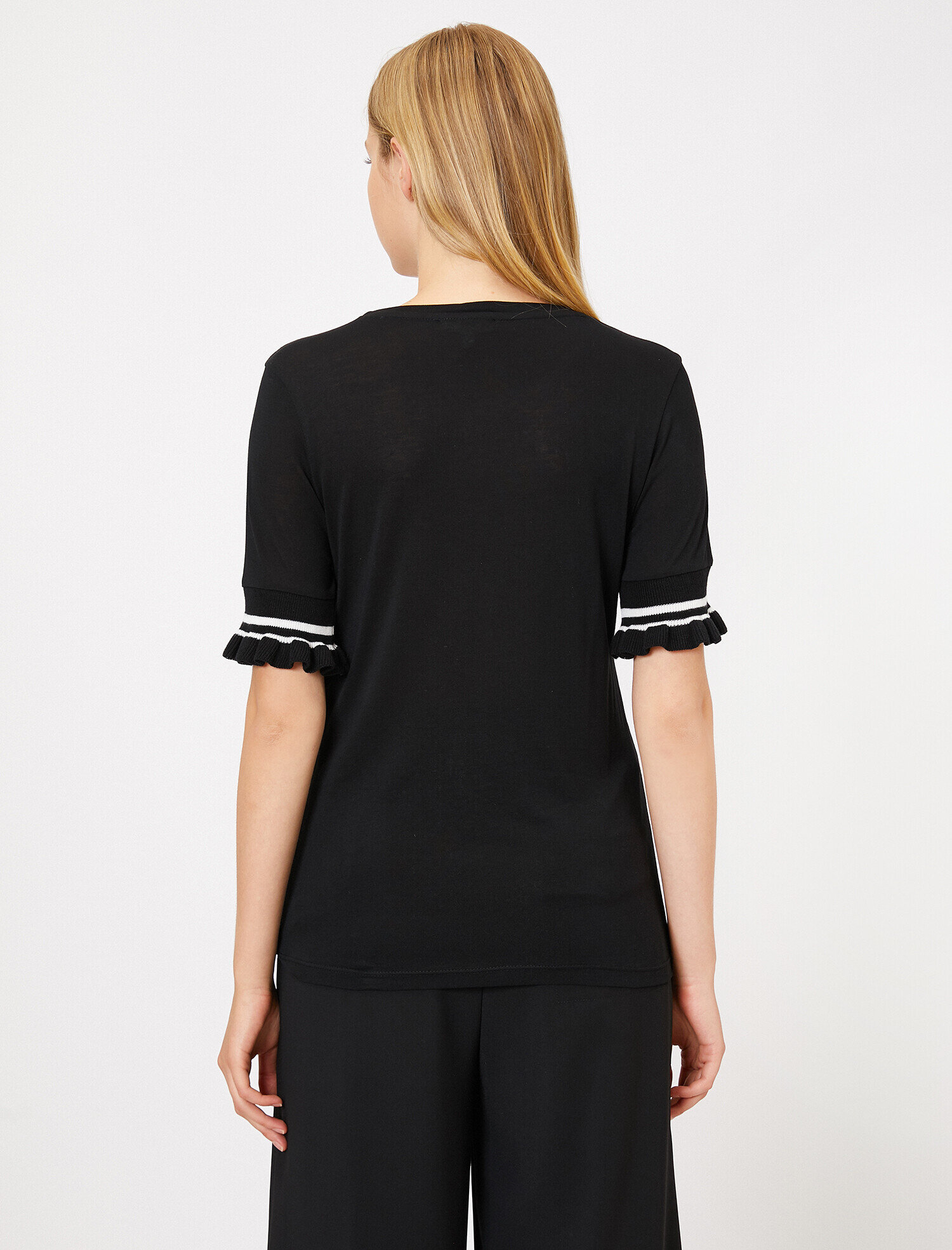   Kol Detaylı Tişört