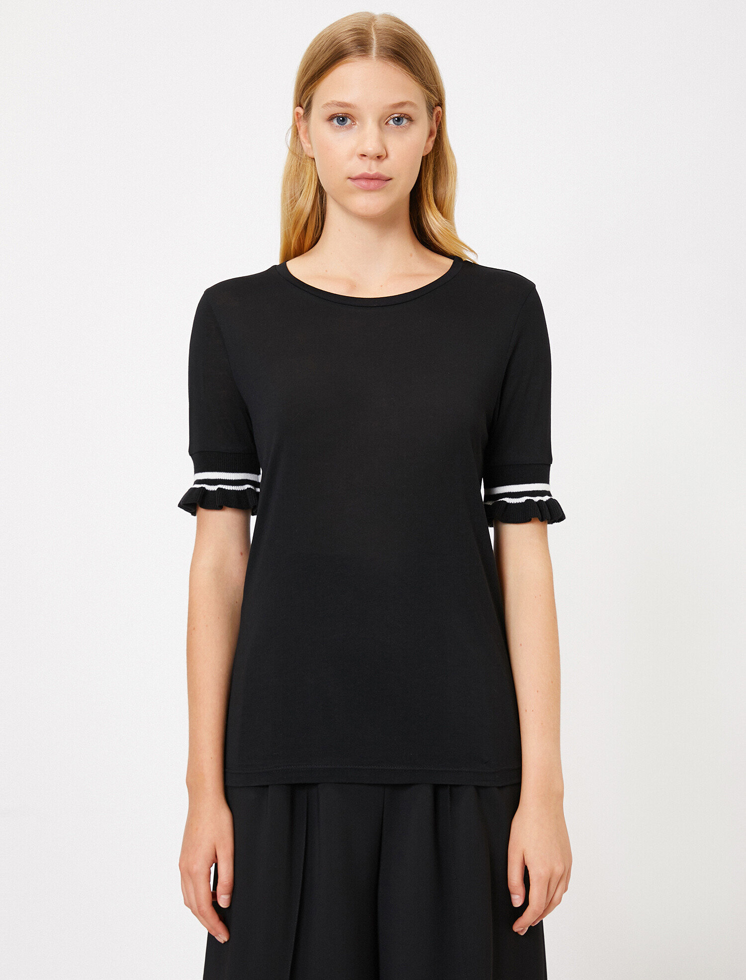   Kol Detaylı Tişört