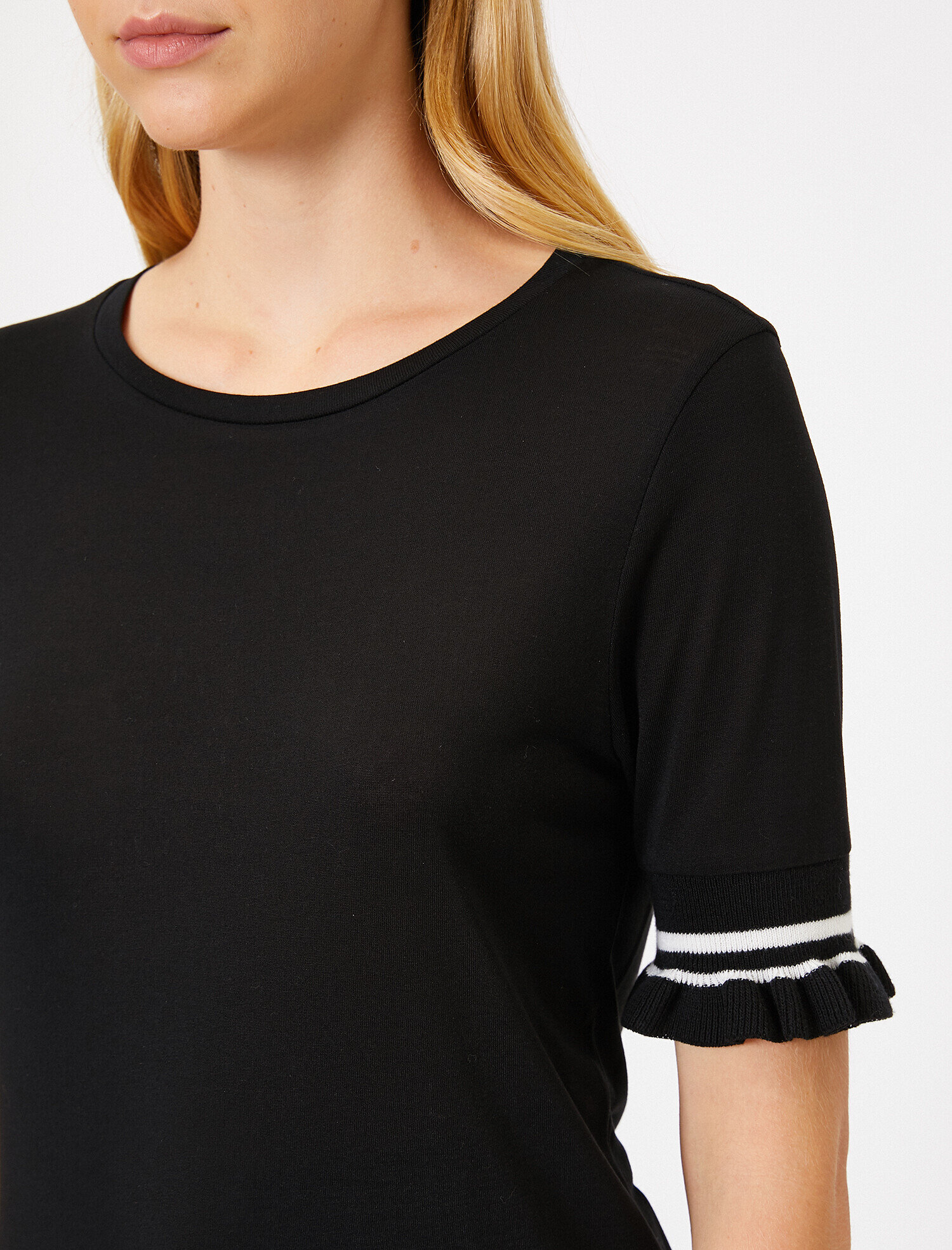   Kol Detaylı Tişört