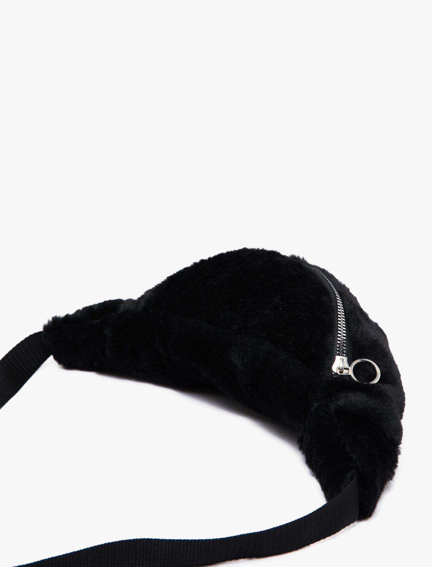  Kadın Fermuar Detaylı Bel Çantası