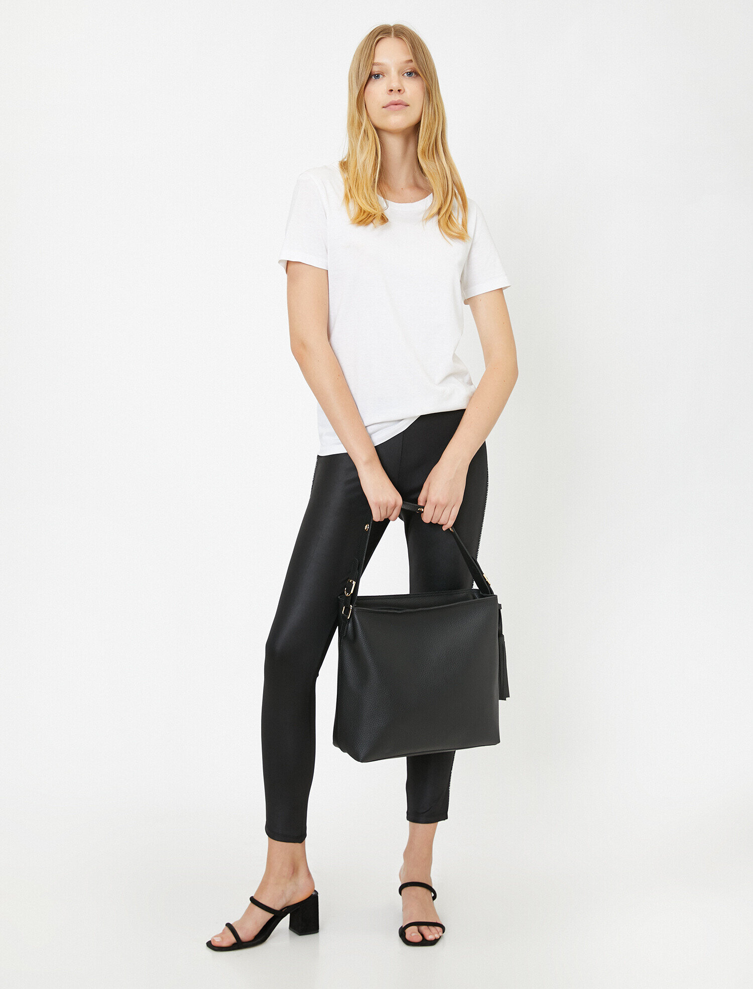  Kadın Deri Görünümlü Omuz Çantası