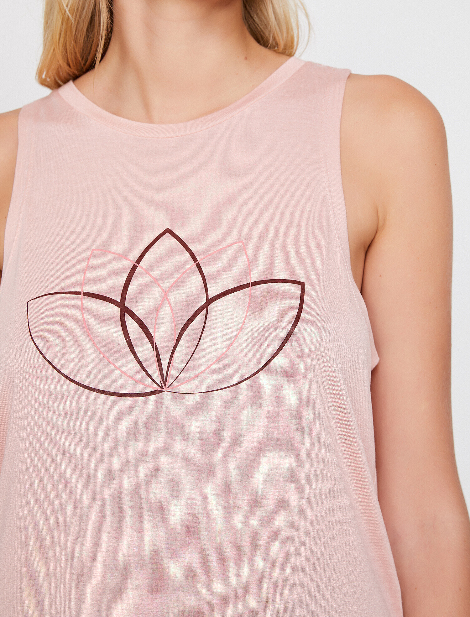   Sırt Detaylı Atlet