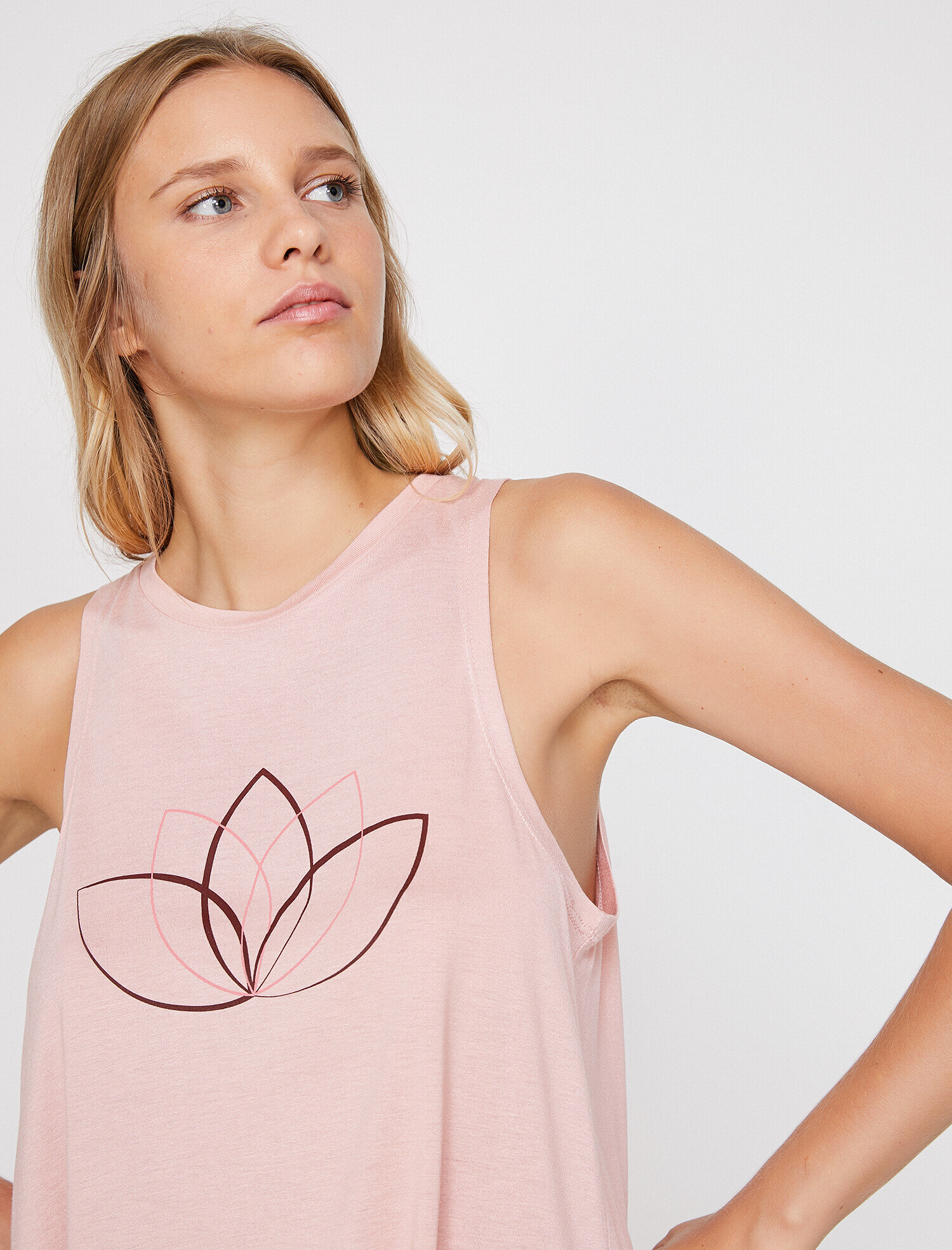   Sırt Detaylı Atlet