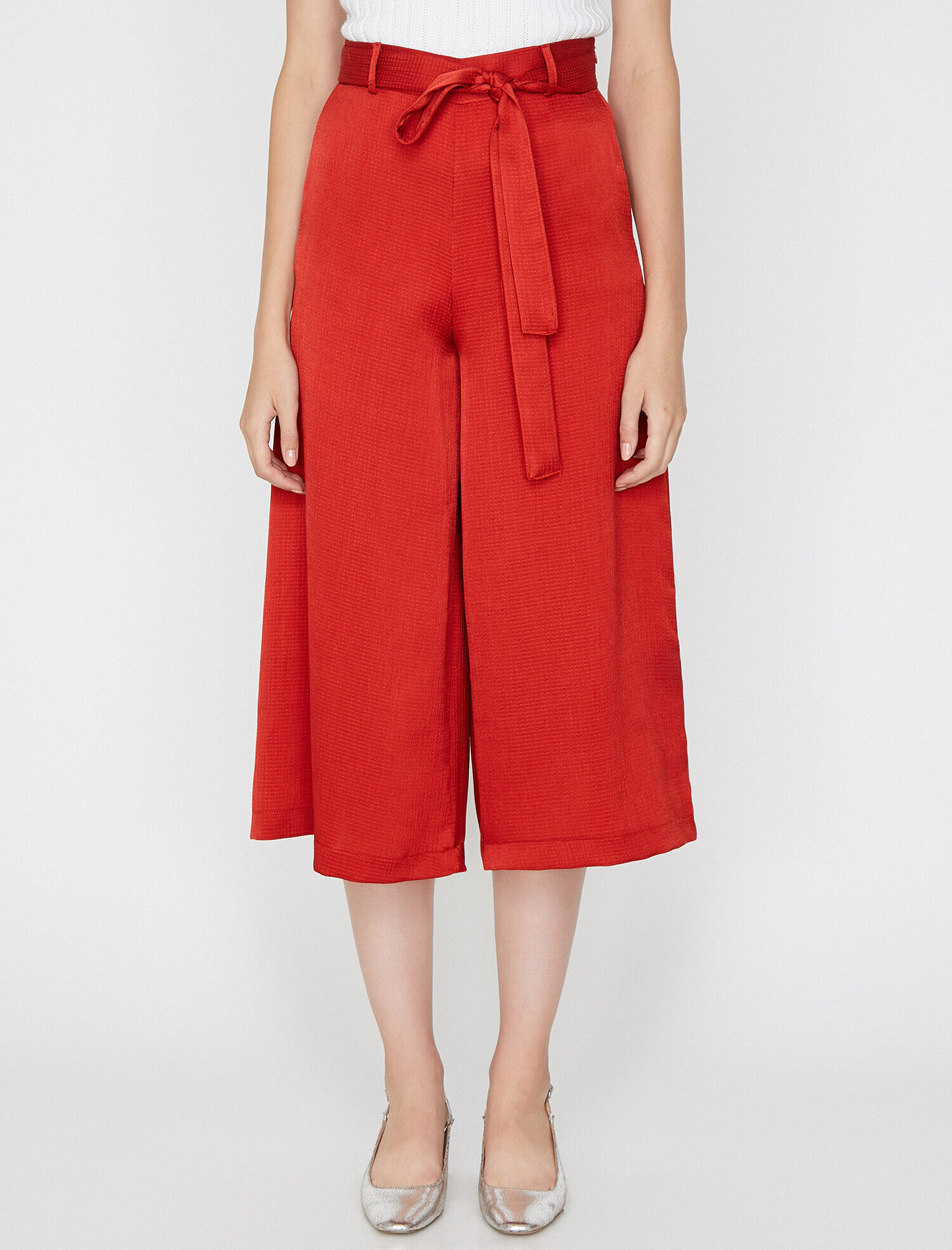   Kemer Detaylı Pantolon