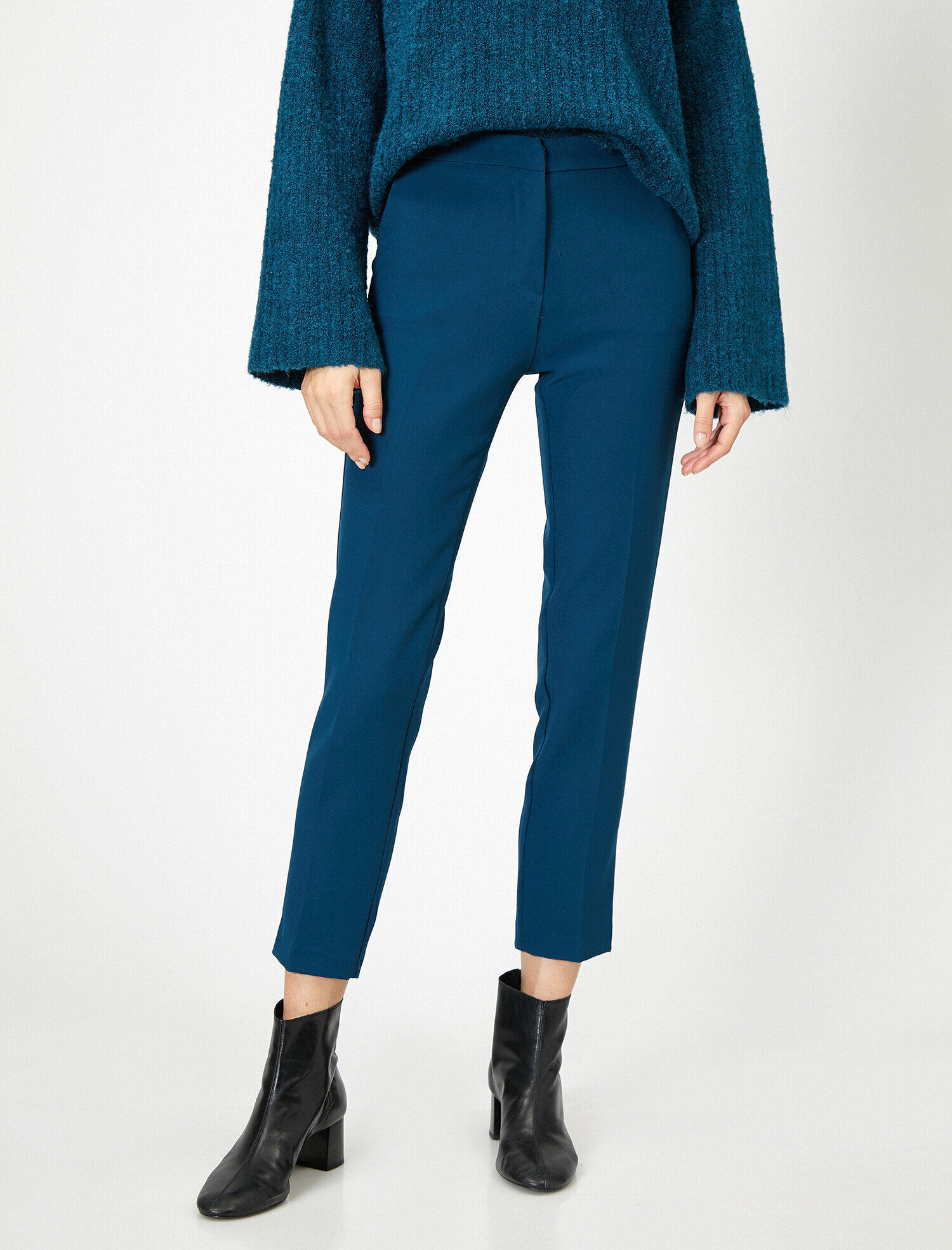 Düğme Detaylı Pantolon