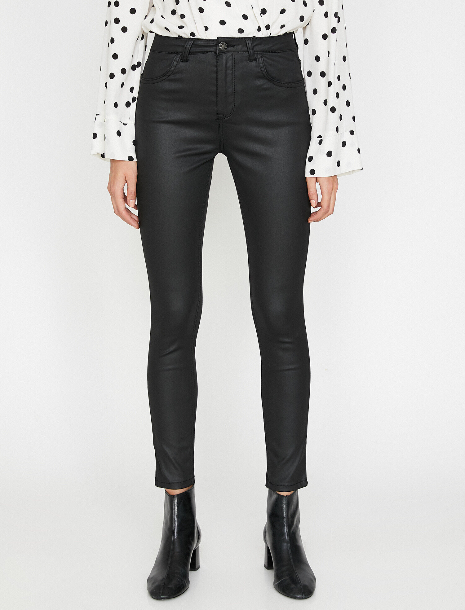   Deri Görünümlü Pantolon