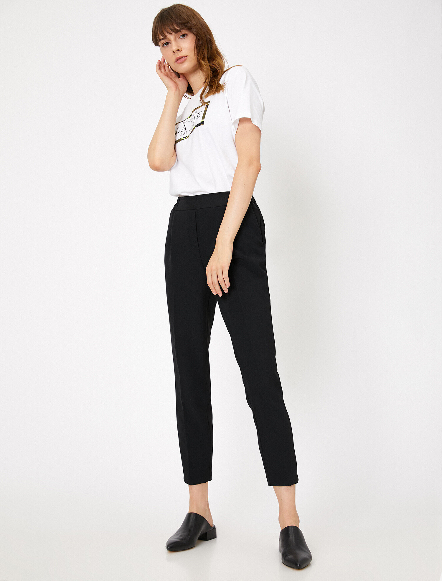   Düğme Detaylı Tişört