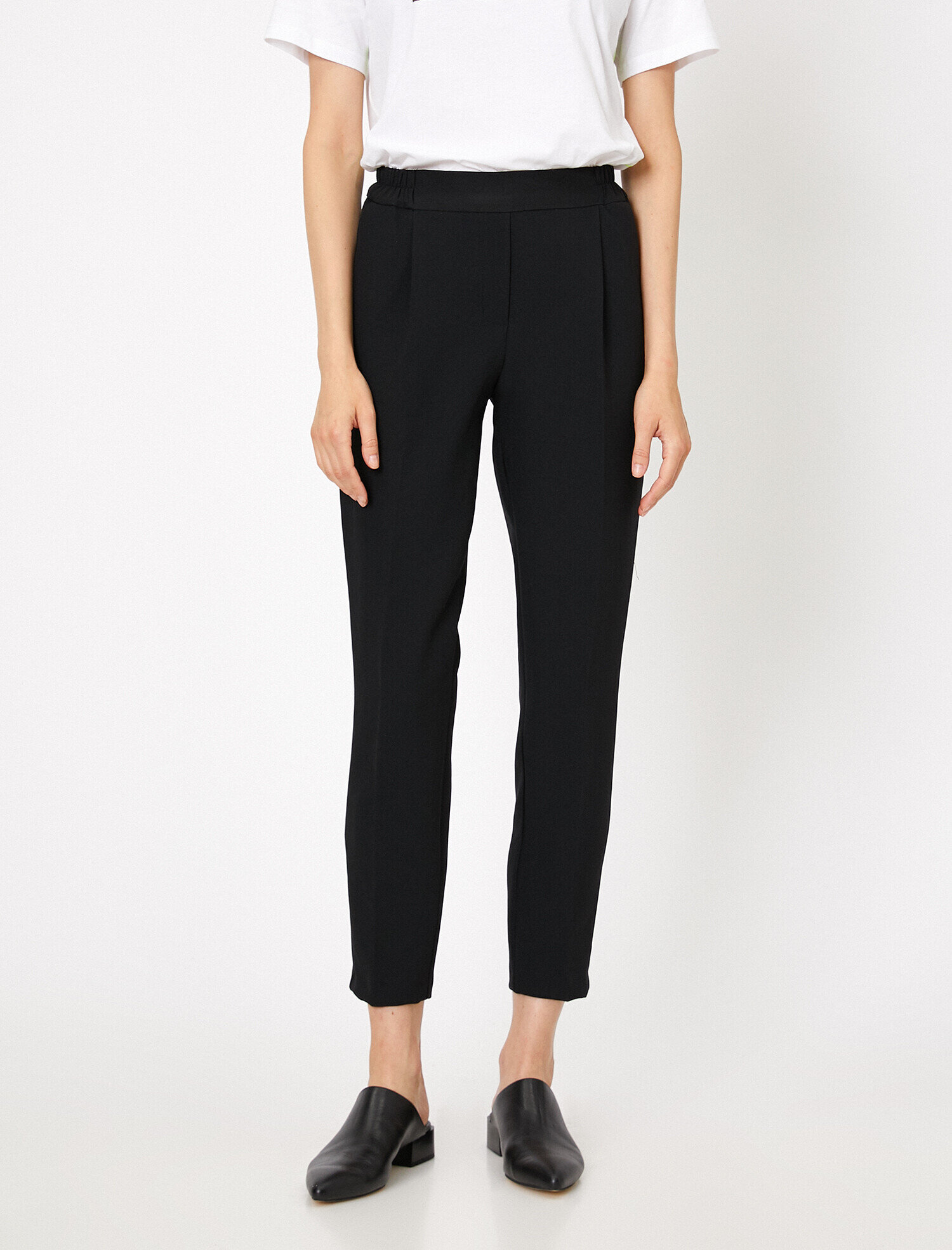   Düğme Detaylı Tişört