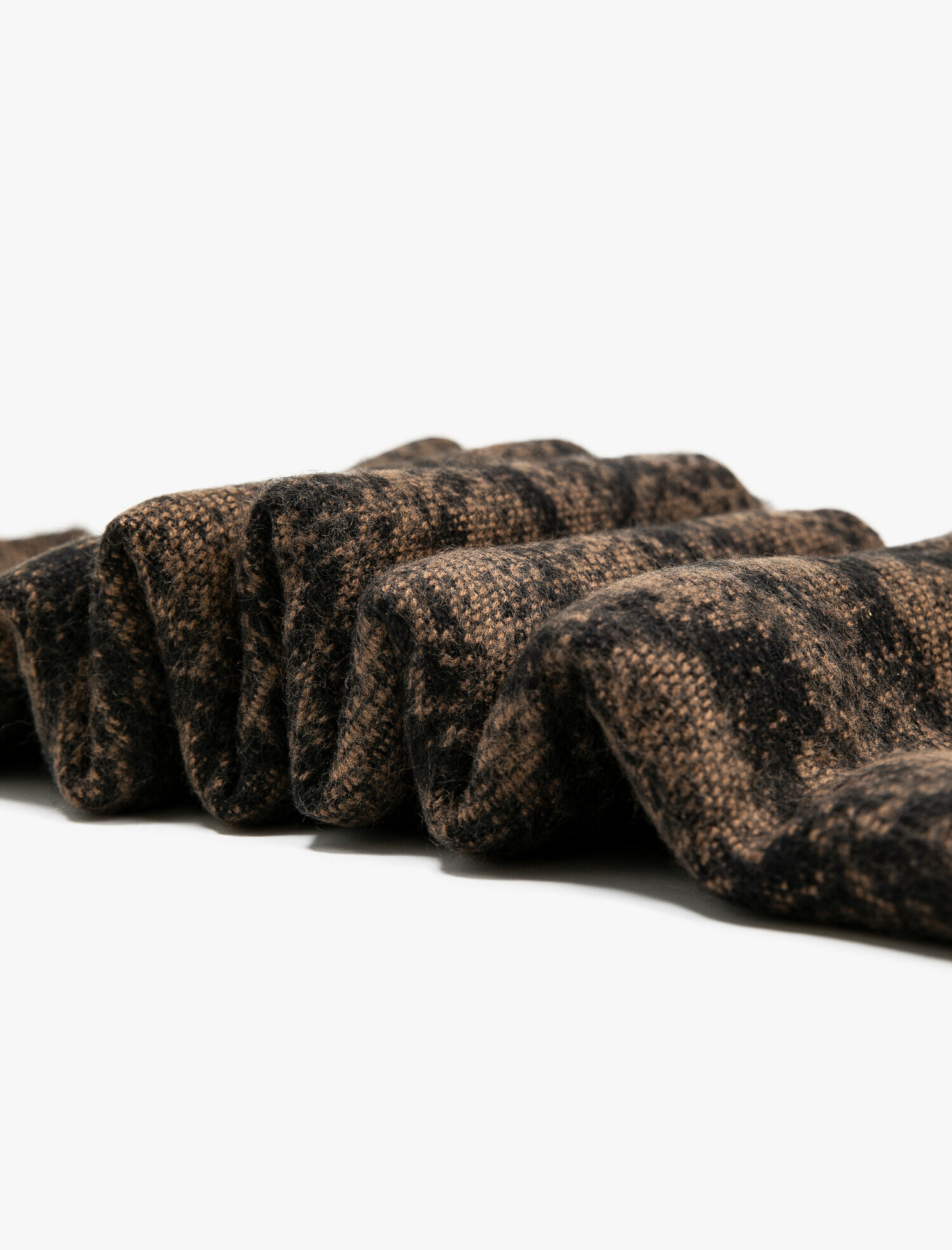  Kadın Püküllü Kalın Desenli Atkı