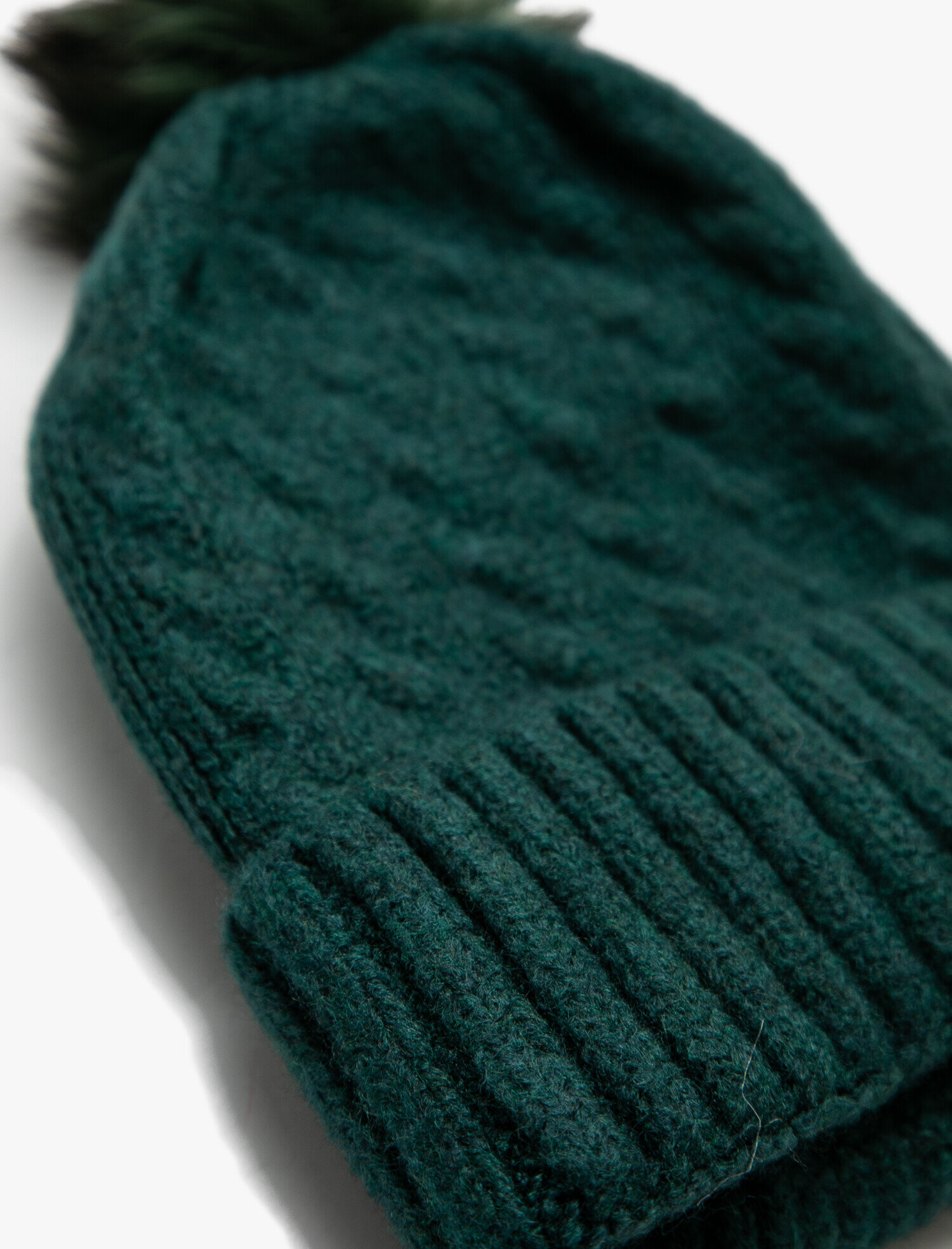  Kadın Ponpon Detaylı Bere