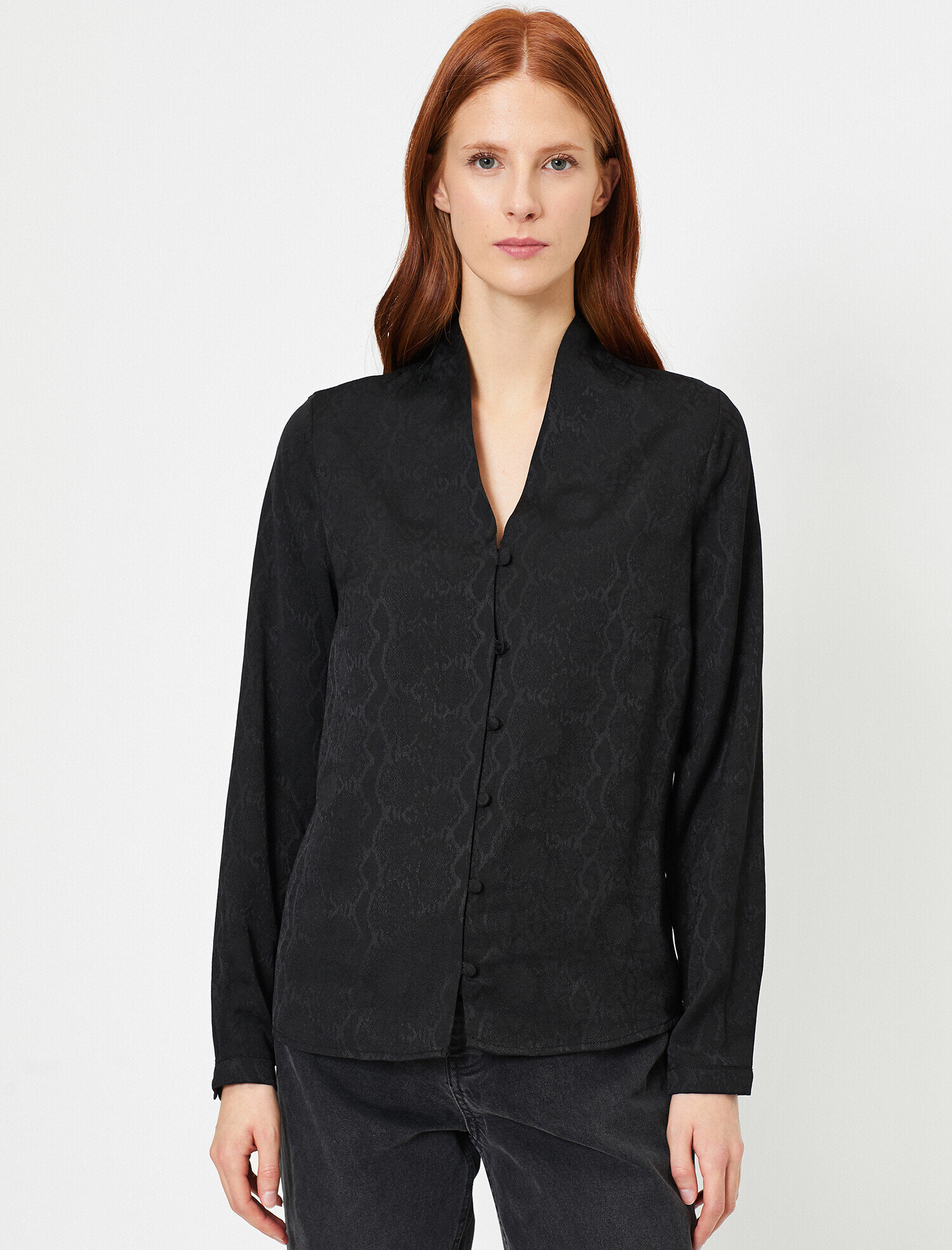   Düğme Detaylı Tişört