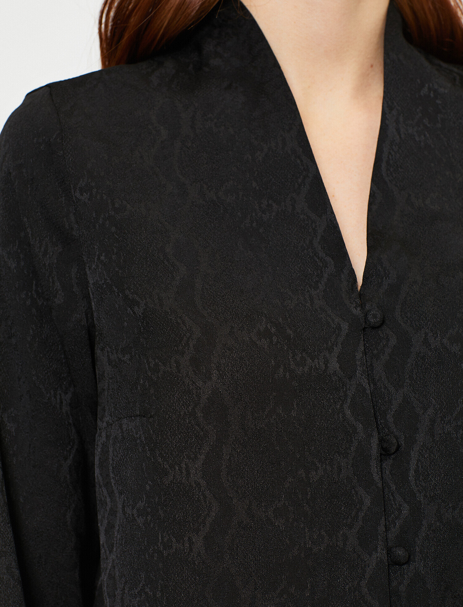   Düğme Detaylı Tişört