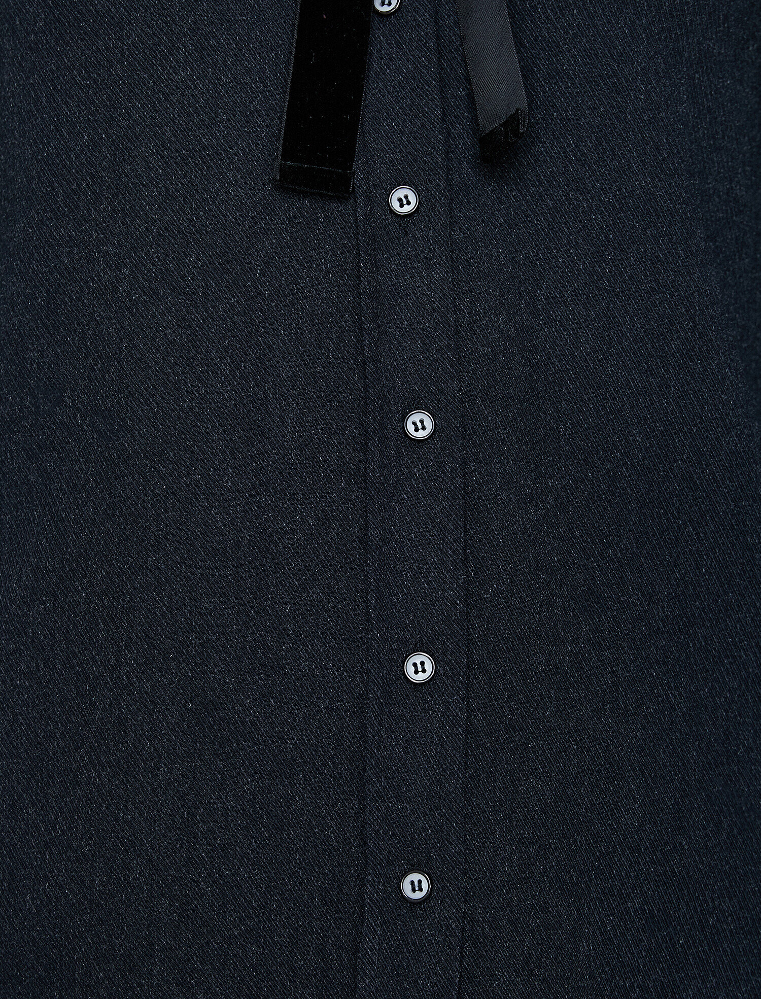   Düğme Detaylı Bluz