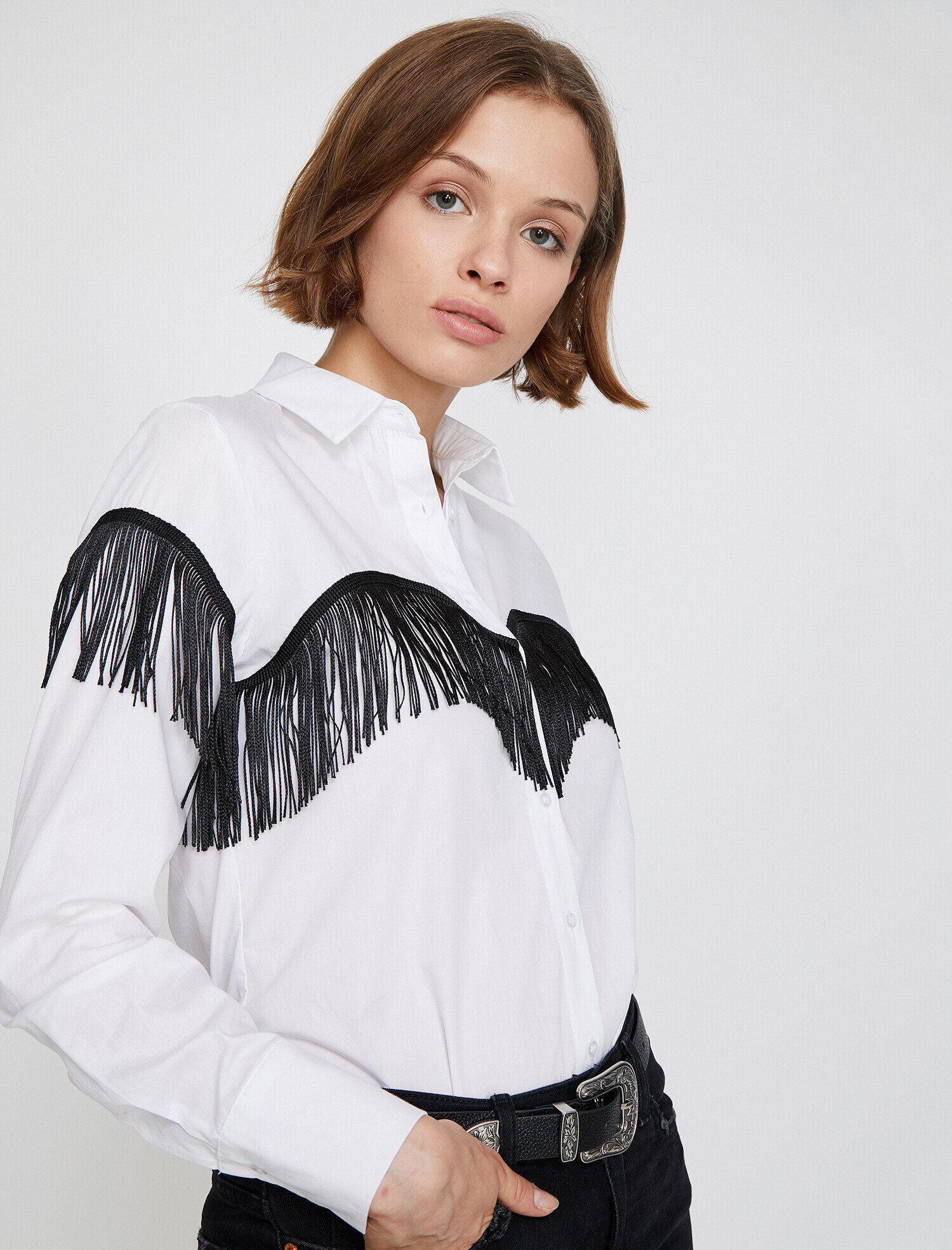   Düğme Detaylı Tişört