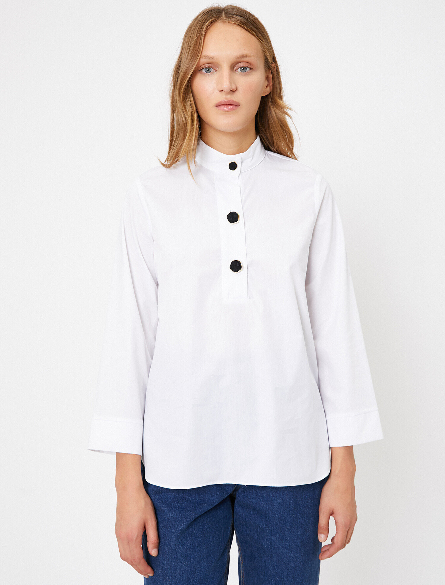 Düğme Detaylı Bluz