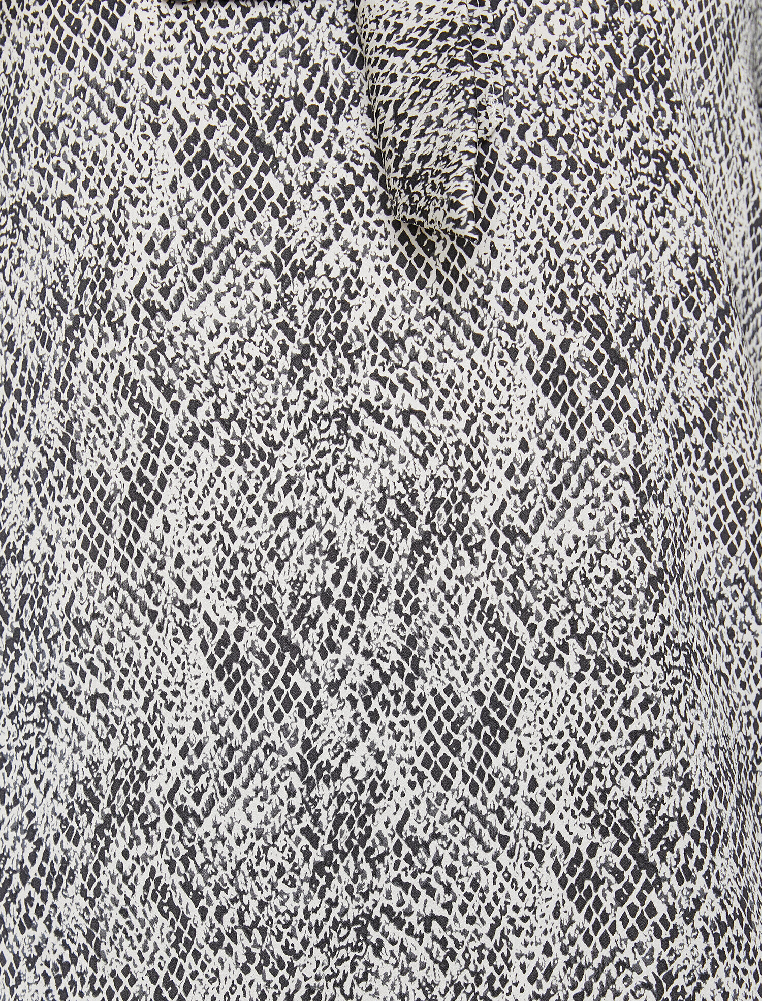   Yılan Derisi Desenli Bluz