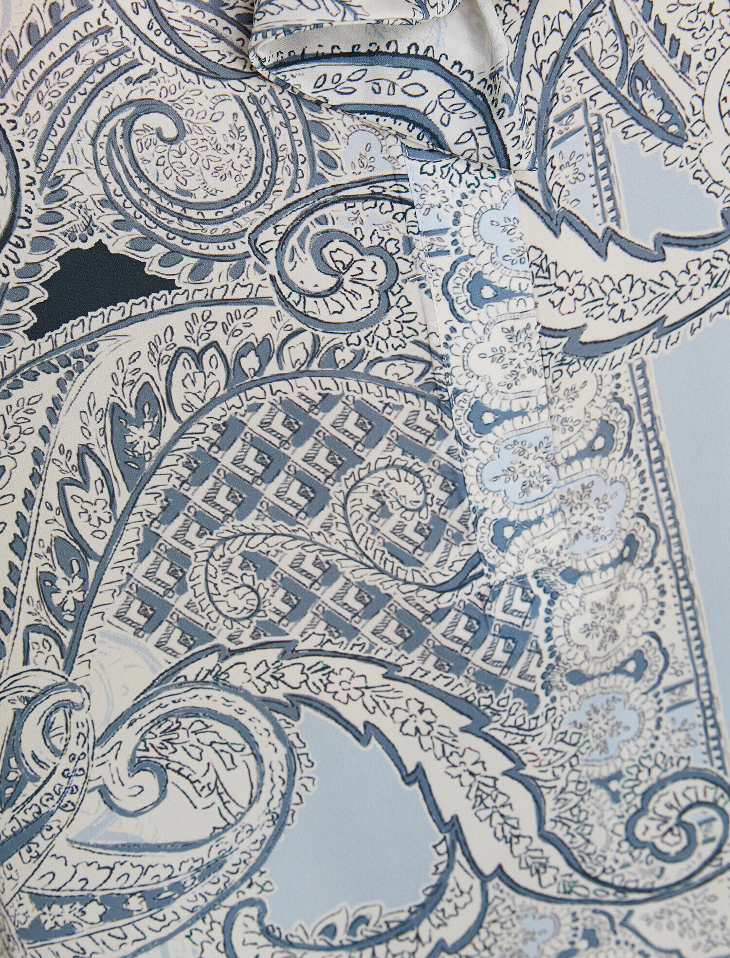   Şal Desenli Saten Bluz