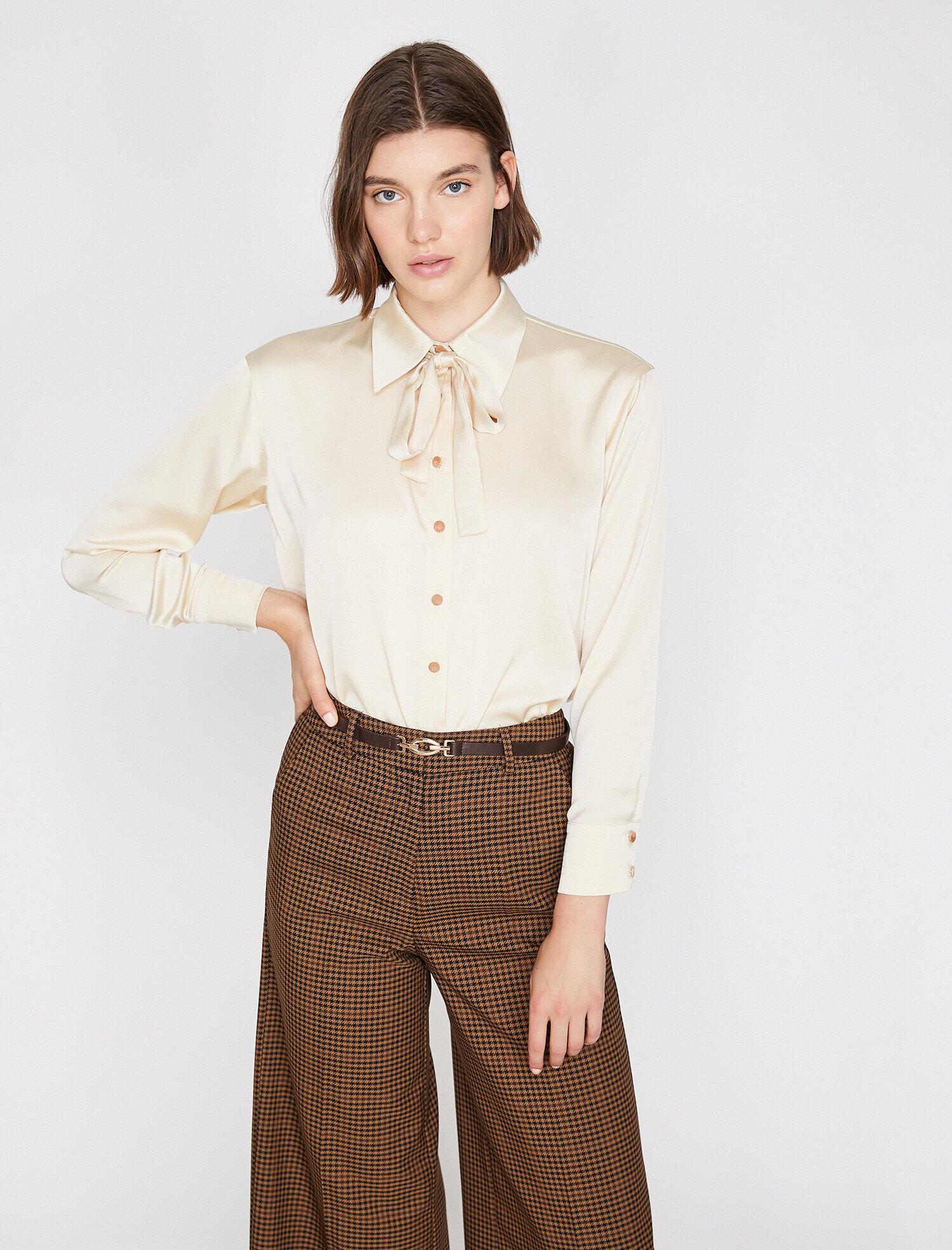   Bağlama Detaylı Gömlek