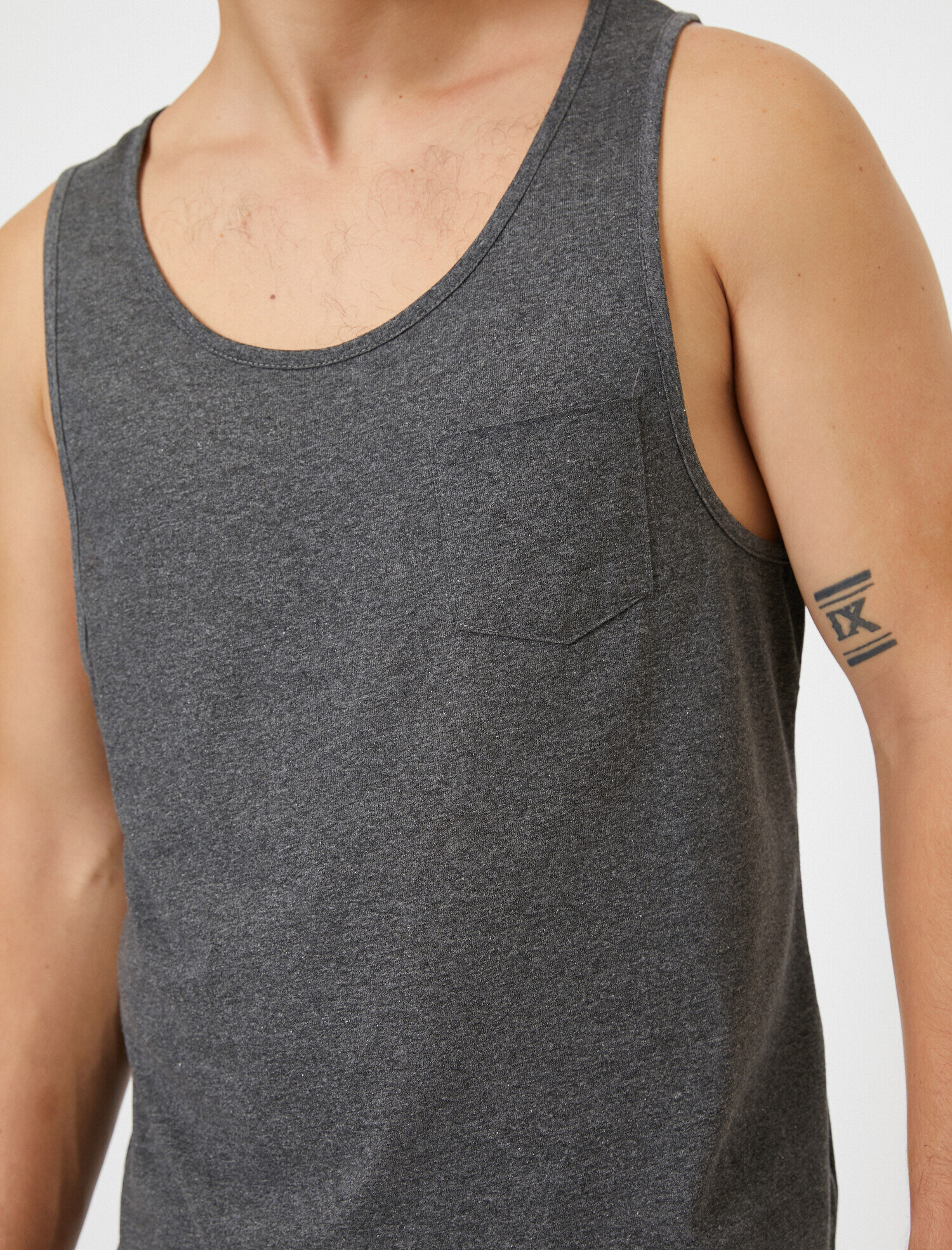   Yuvarlak Yaka Kolsuz Basic Atlet