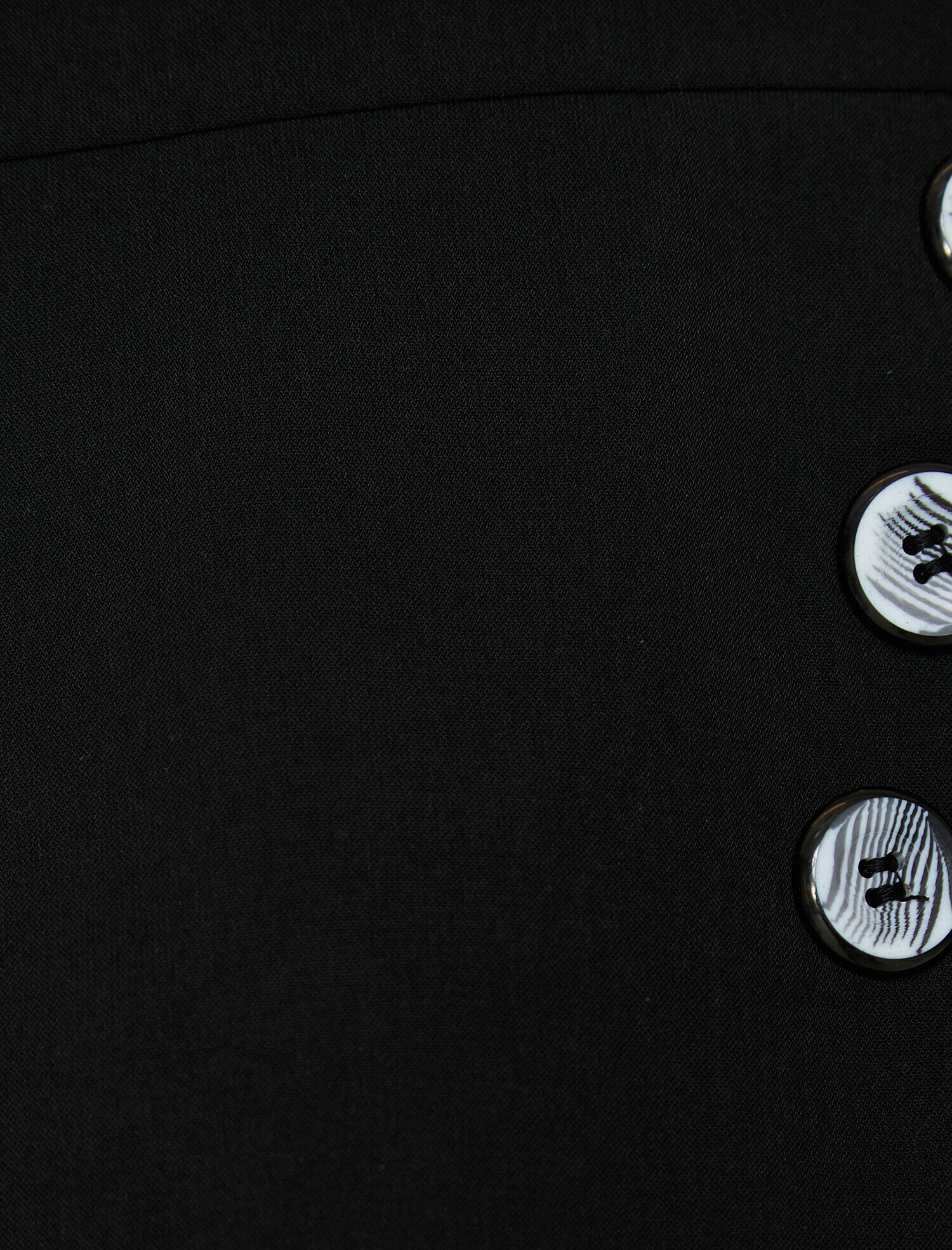   Düğme Detaylı Bluz