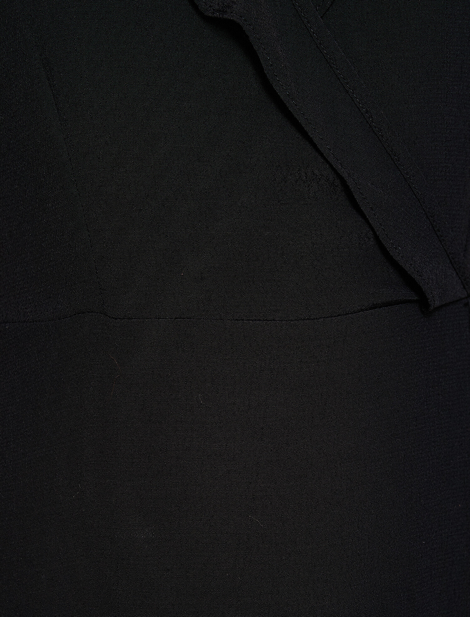   Düğme Detaylı Tişört