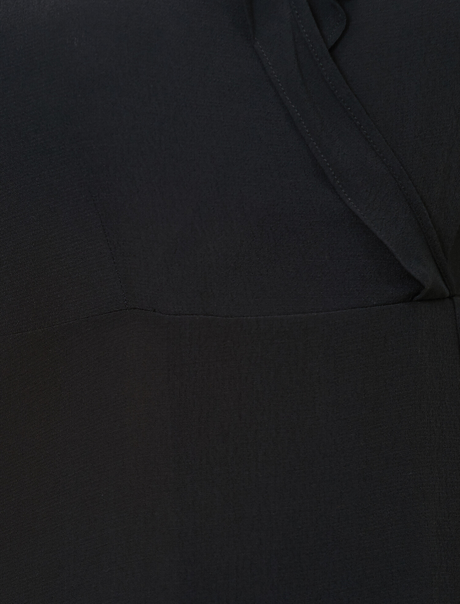   Düğme Detaylı Tişört