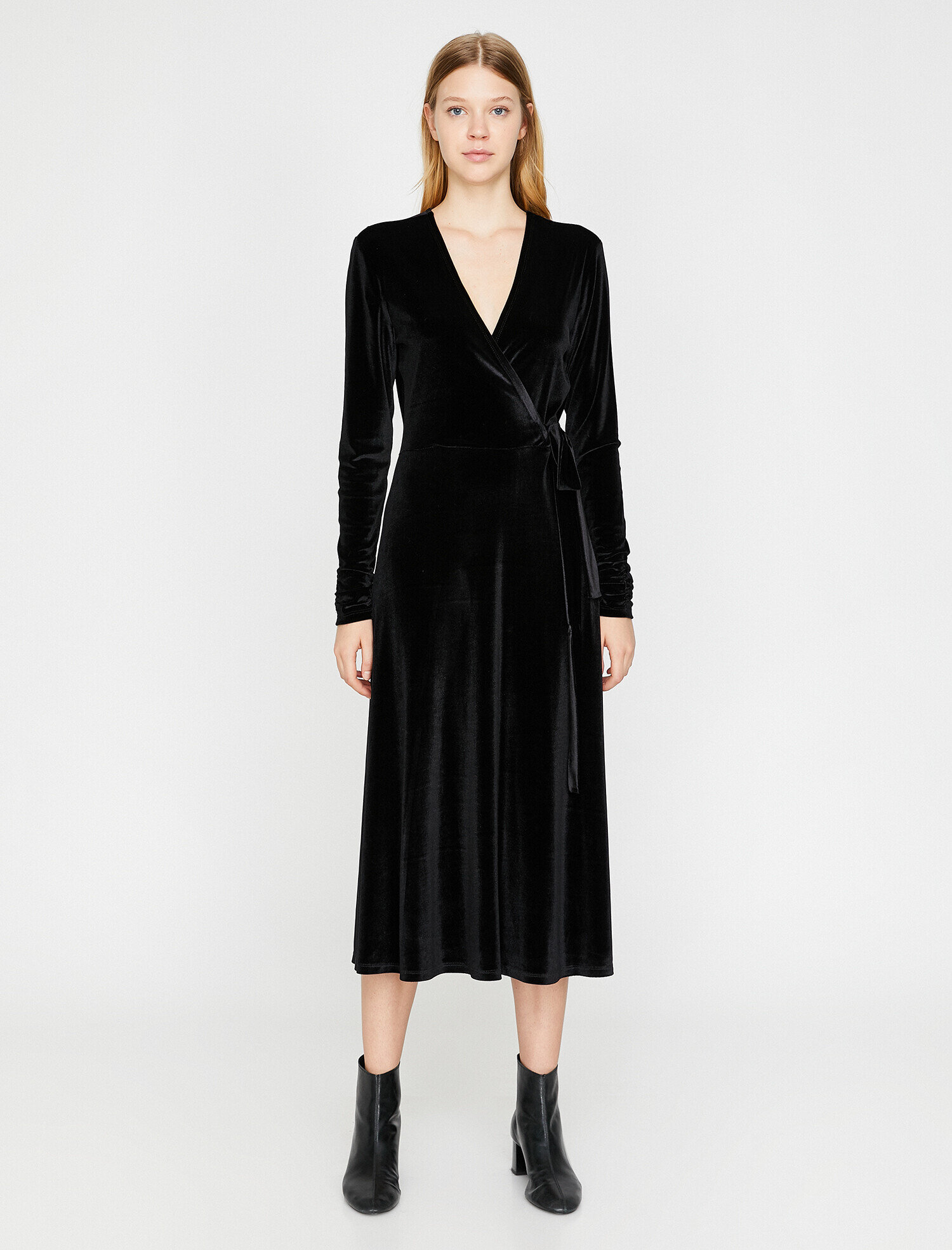   Düğme Detaylı Tişört