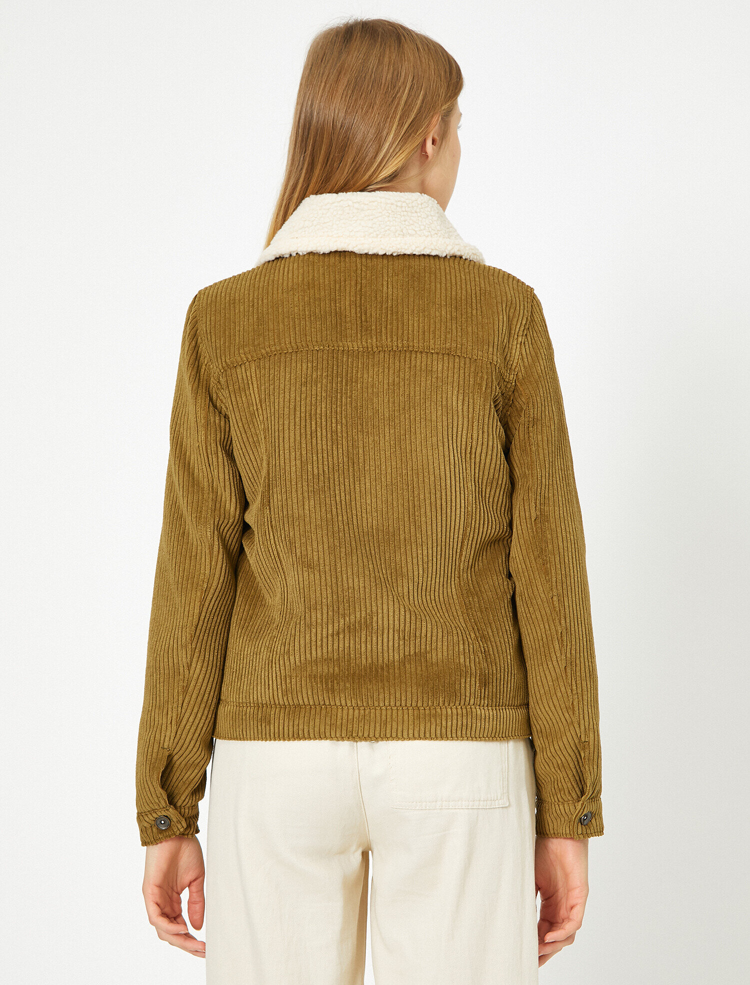   Yakası Ve İçi Suni Kürk Detaylı Mont