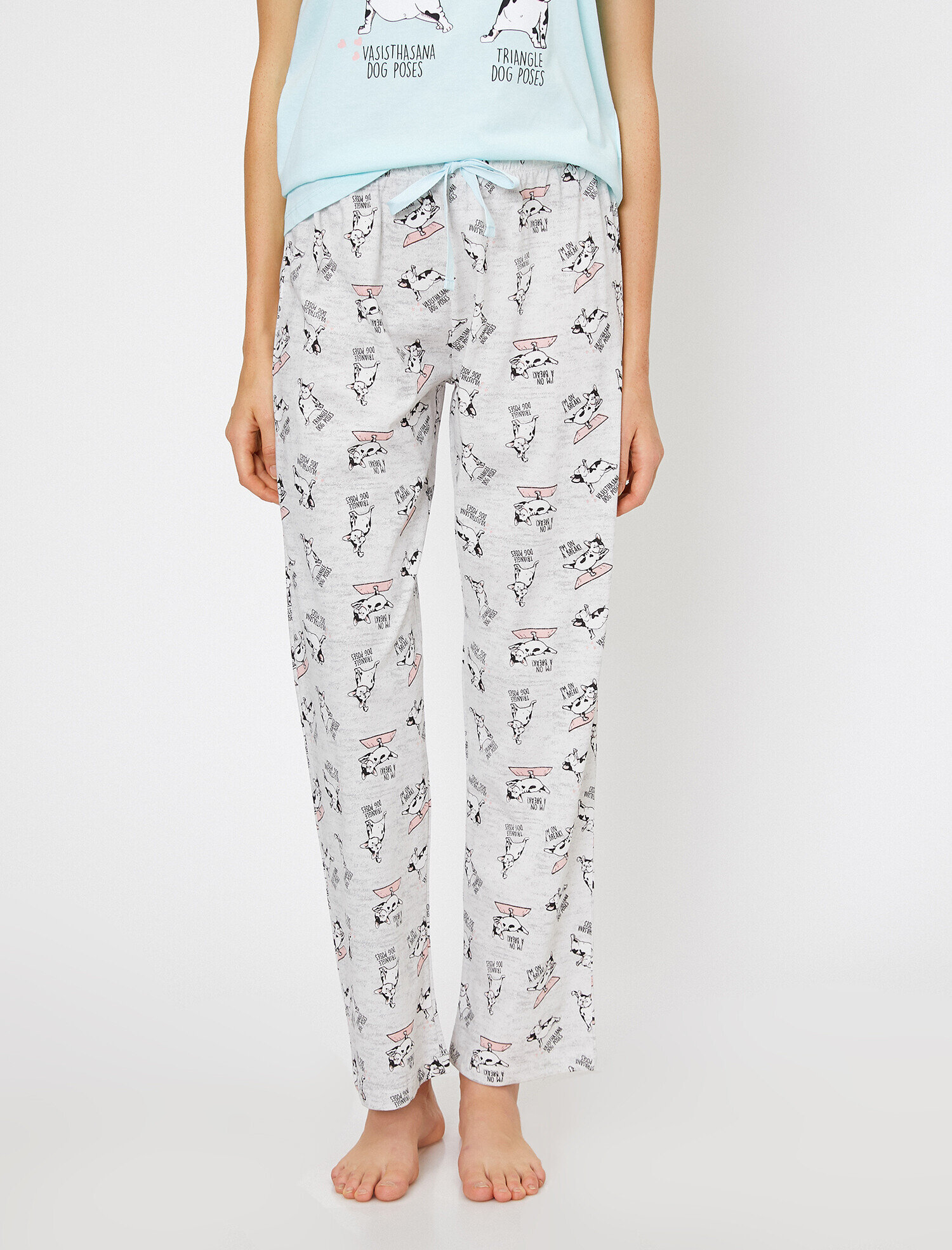   Yazılı Baskılı Pijama Takımı