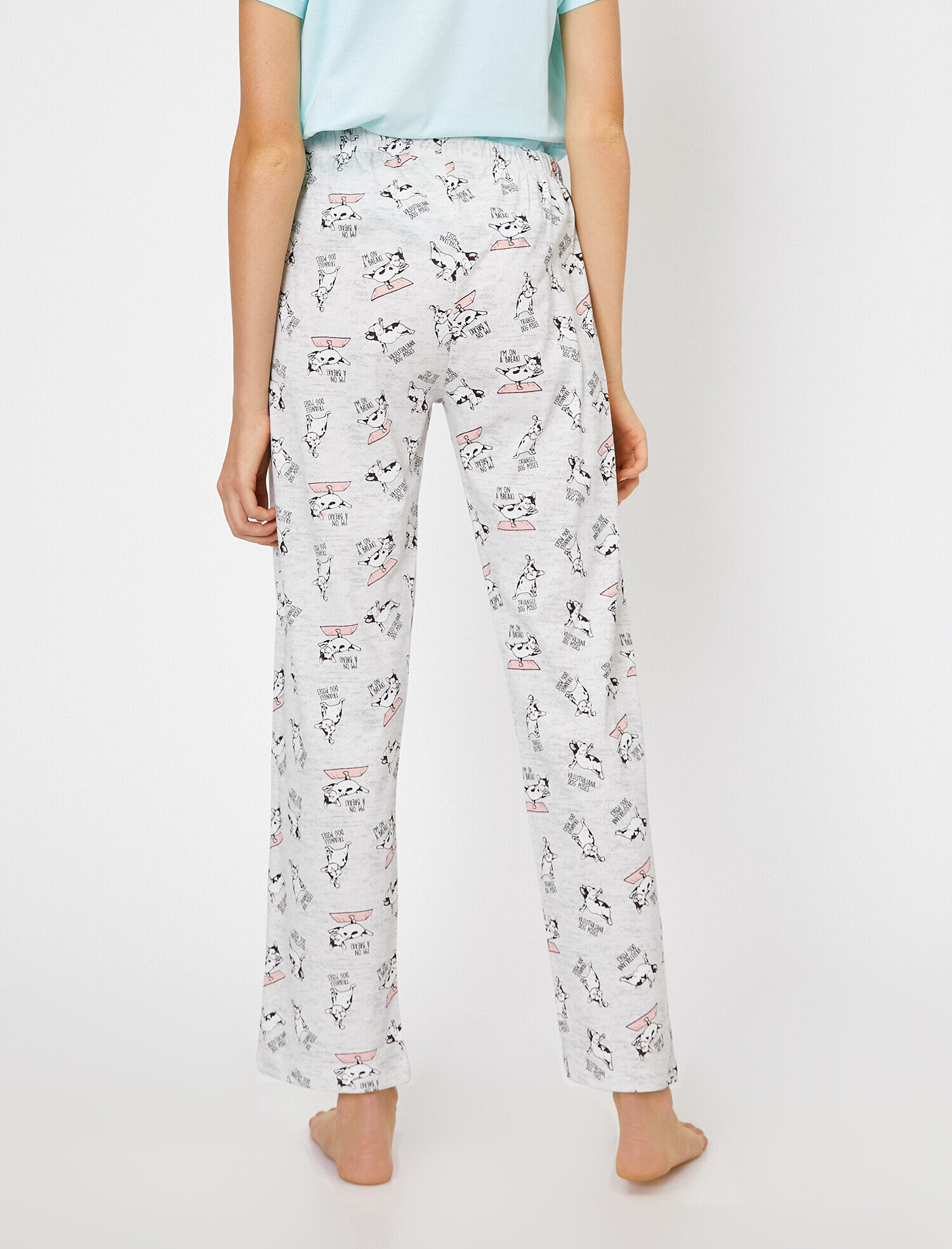   Yazılı Baskılı Pijama Takımı