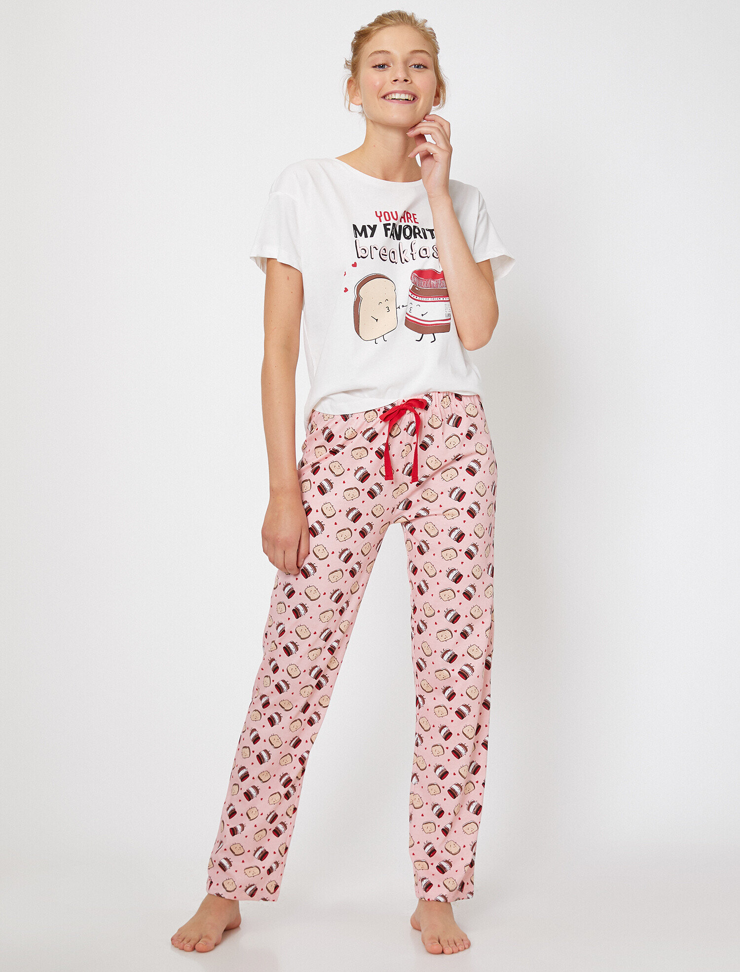   Yazılı Baskılı Pijama Takımı