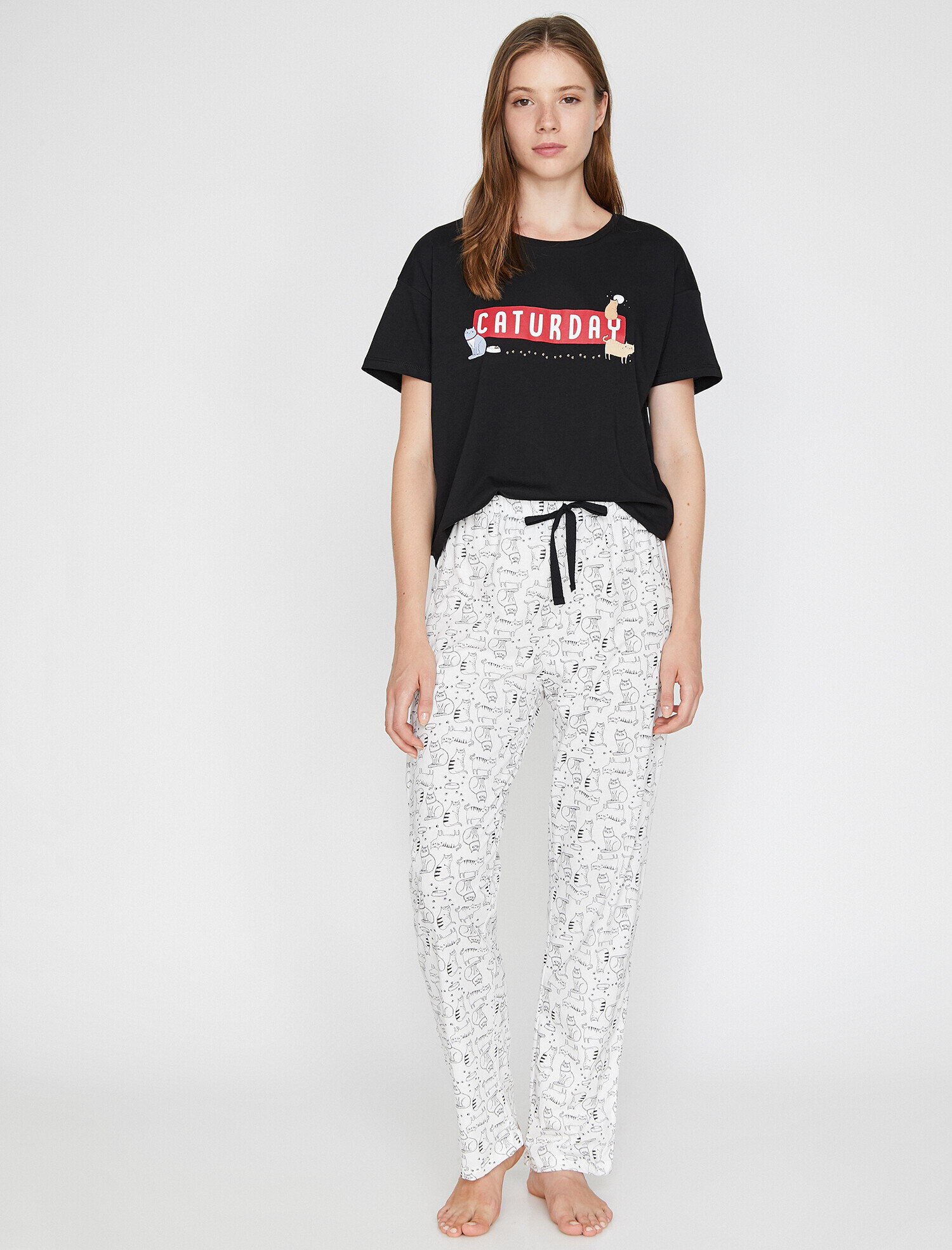   Yazılı Baskılı Pijama Takımı