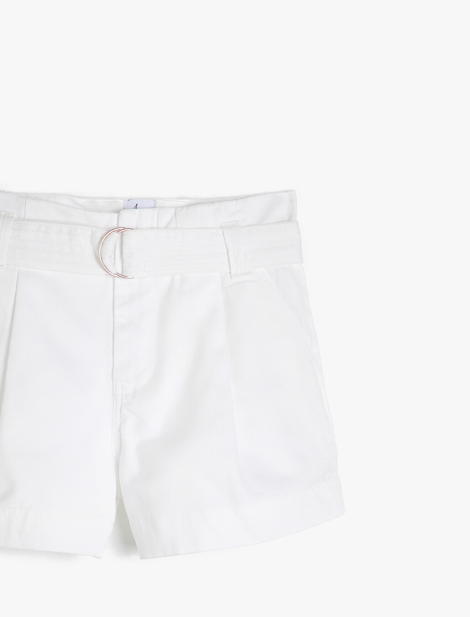   Kemer Detaylı Şort