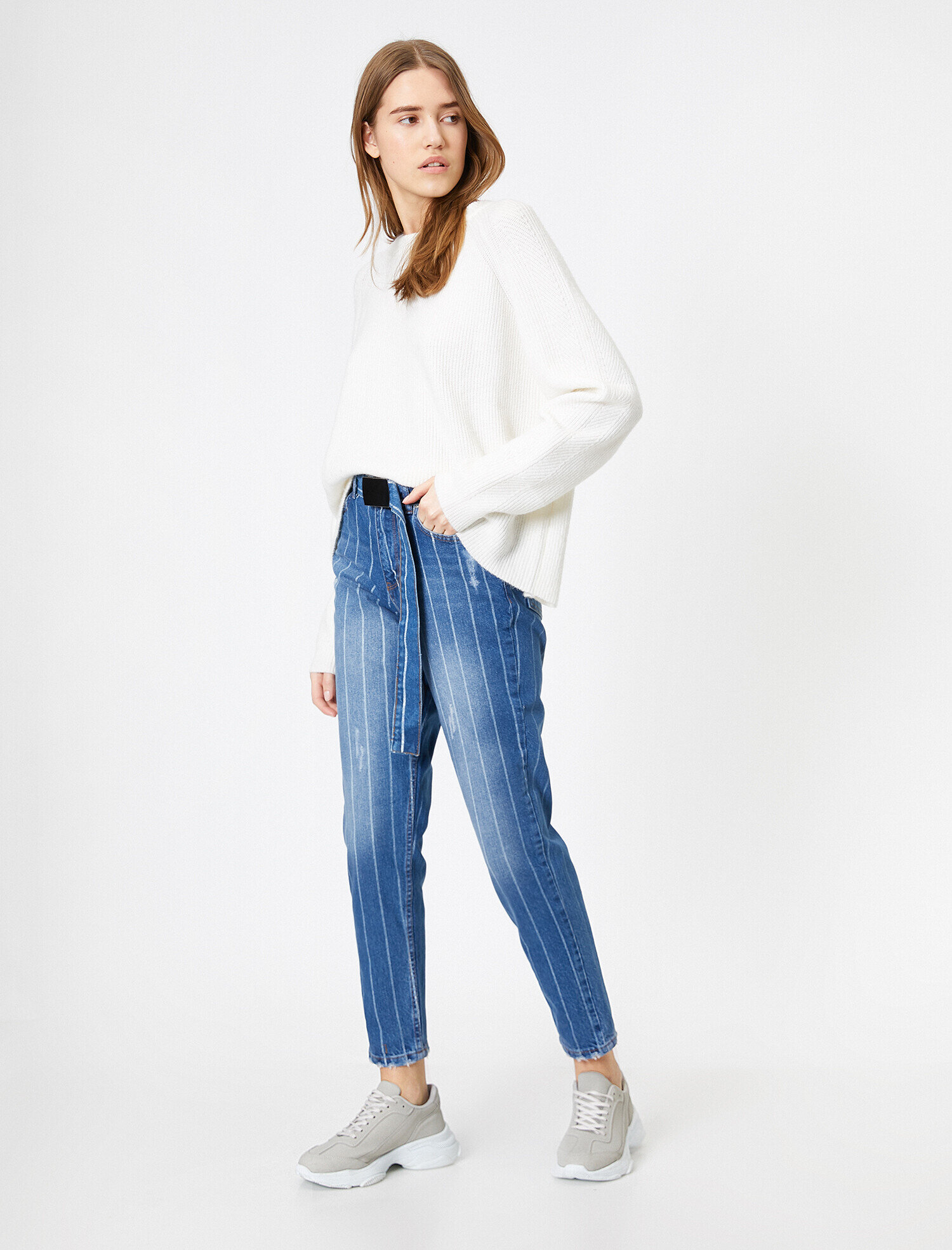   Mom Jeans