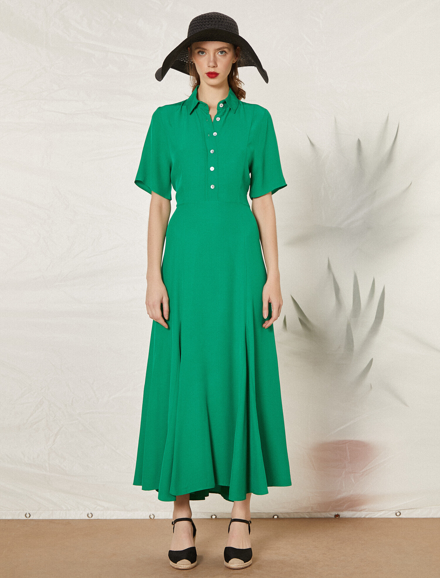   Gömlek Yaka Düğme Detaylı Kısa Kollu Uzun Elbise