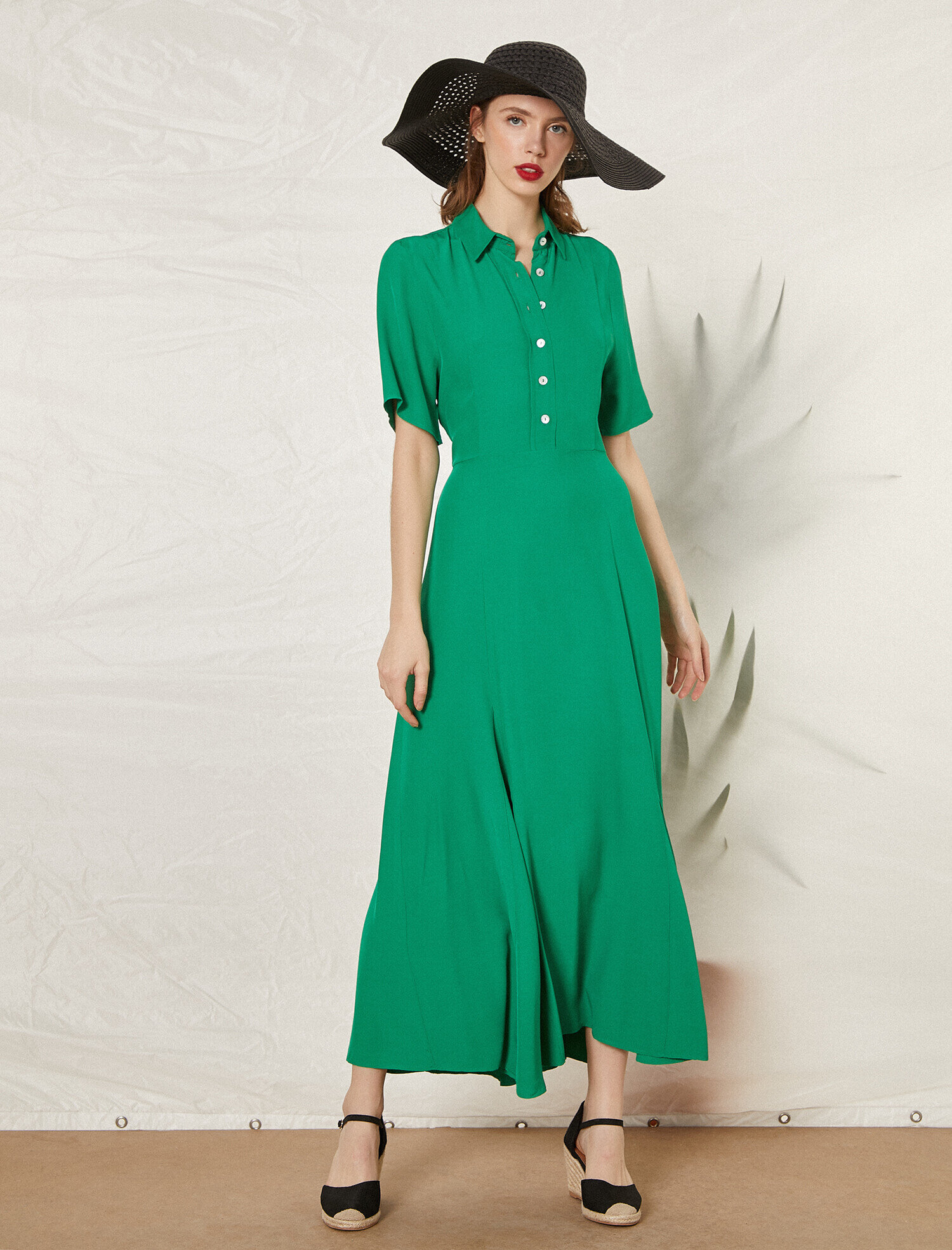   Gömlek Yaka Düğme Detaylı Kısa Kollu Uzun Elbise