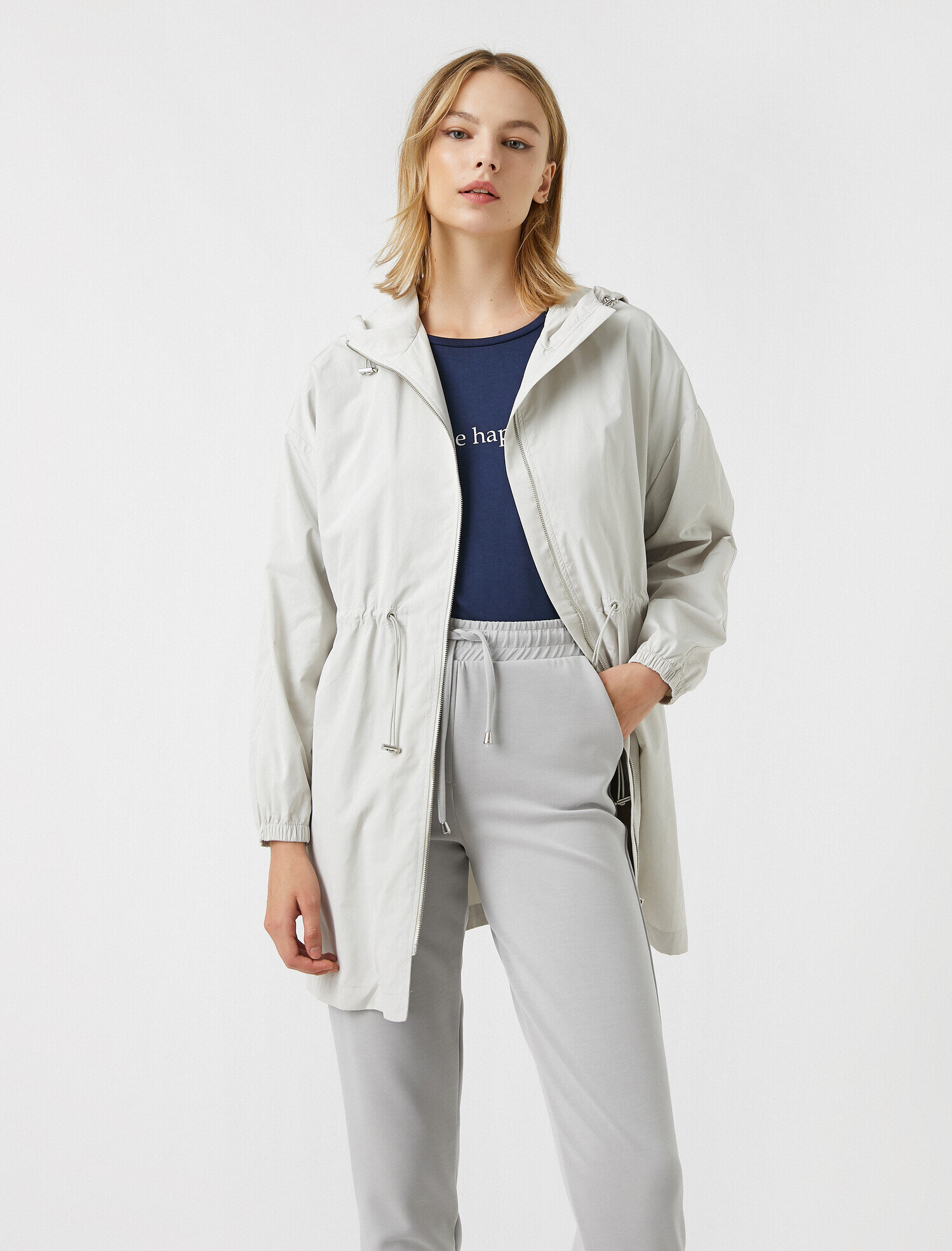   Kapüşonlu Cep Detaylı Uzun Yağmurluk