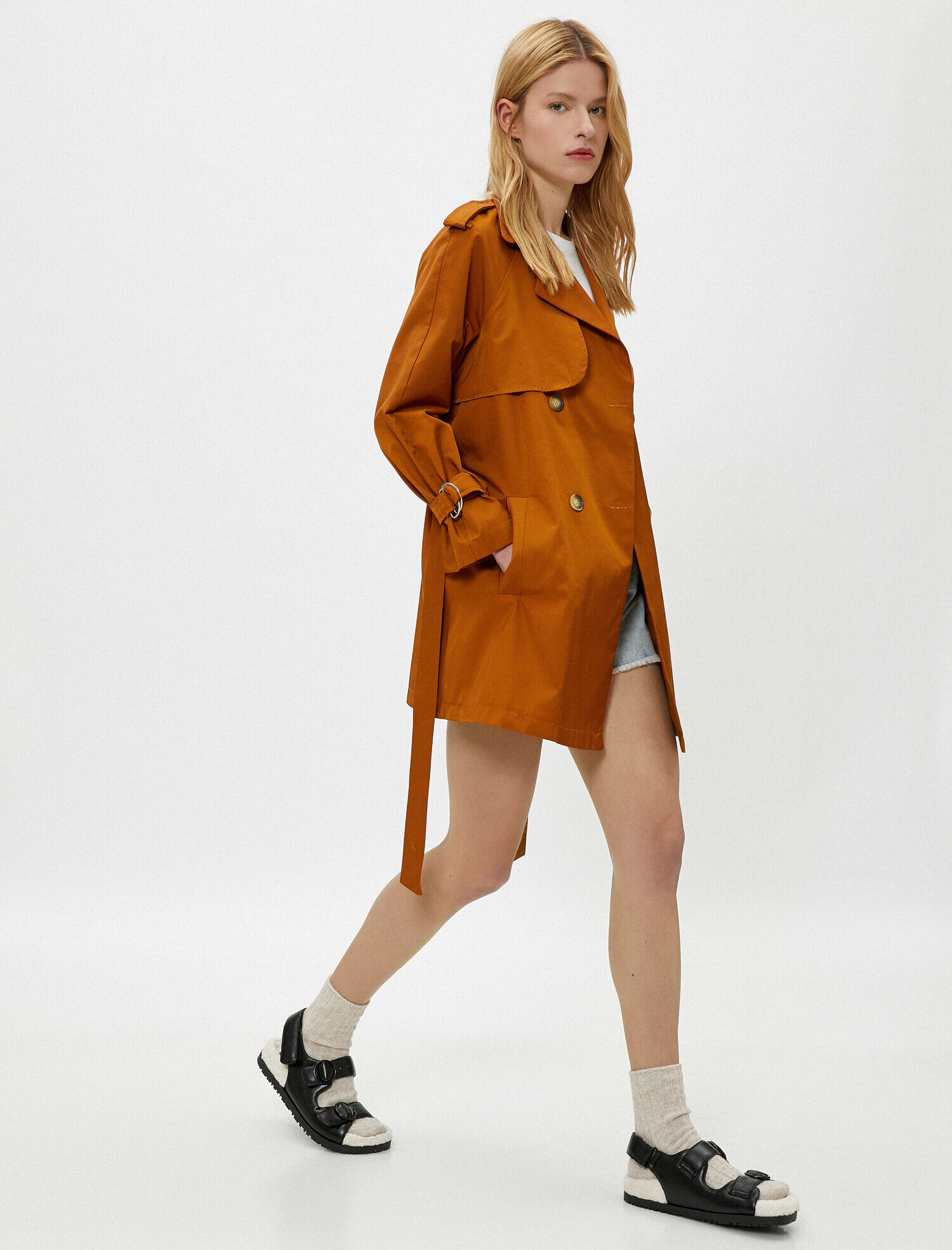   Kemer Detaylı Cepli Trençkot