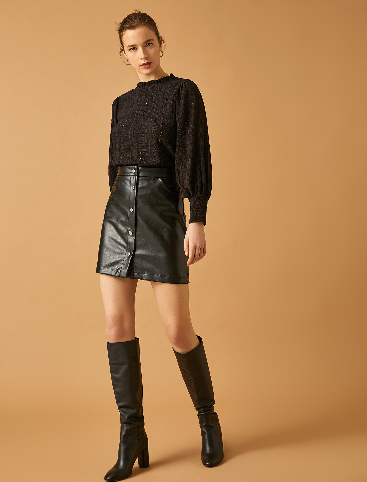   Uzun Kollu Tişört Fisto Yaka Detaylı